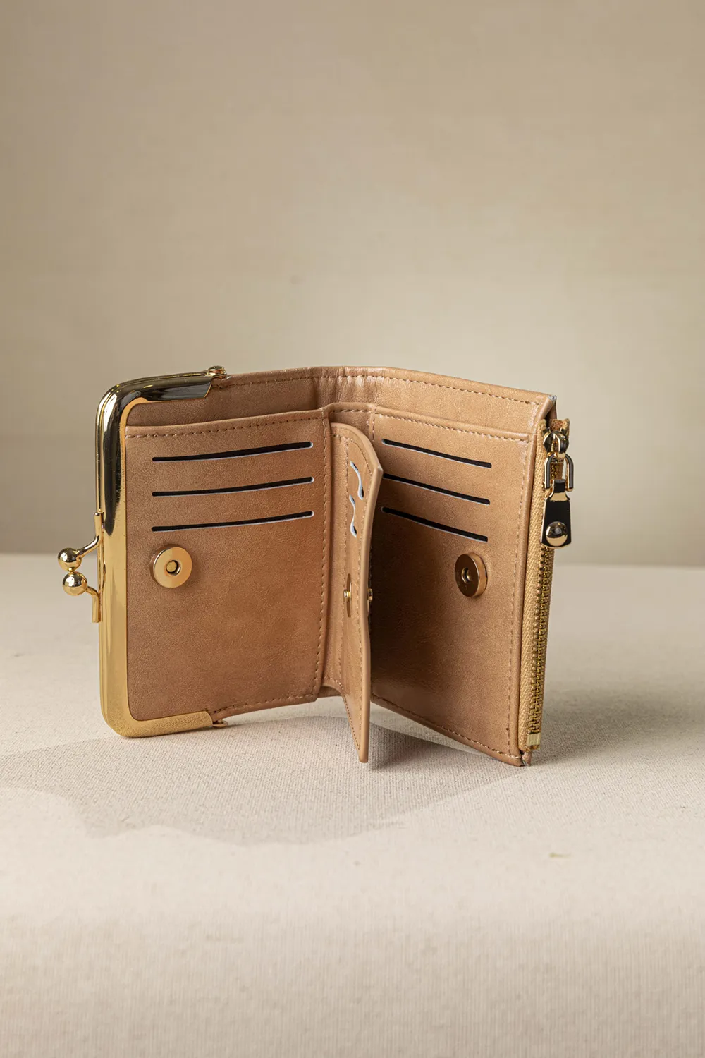 Μικρό πορτοφόλι με vintage στόμιο