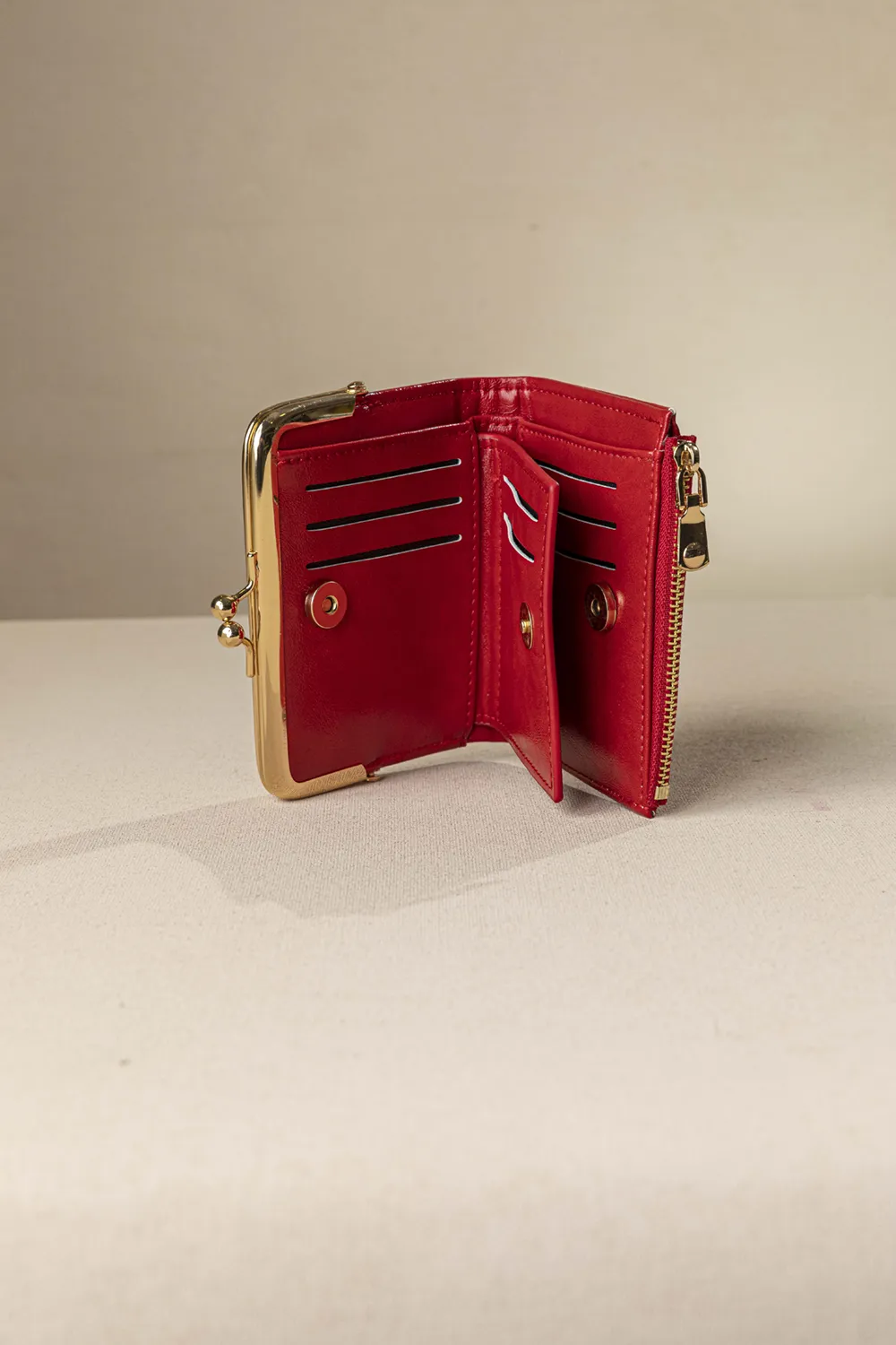 Μικρό πορτοφόλι με vintage στόμιο