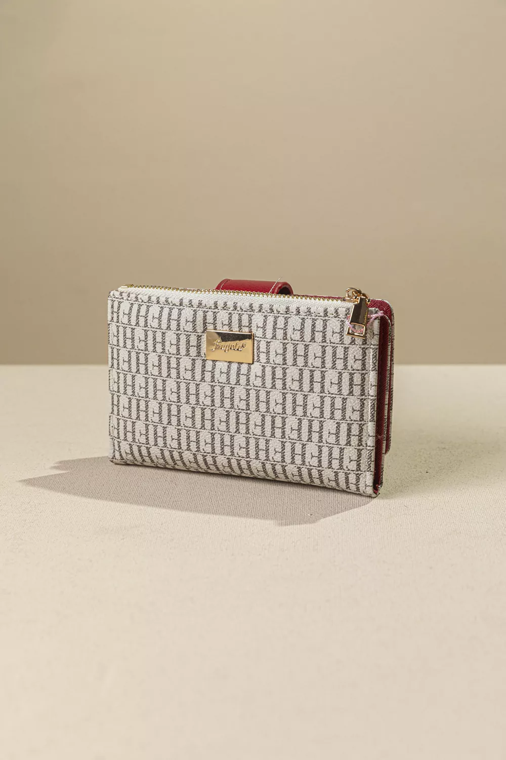 Πολυθέσιο πορτοφόλι με γλώσσα μεσαίου μεγέθους