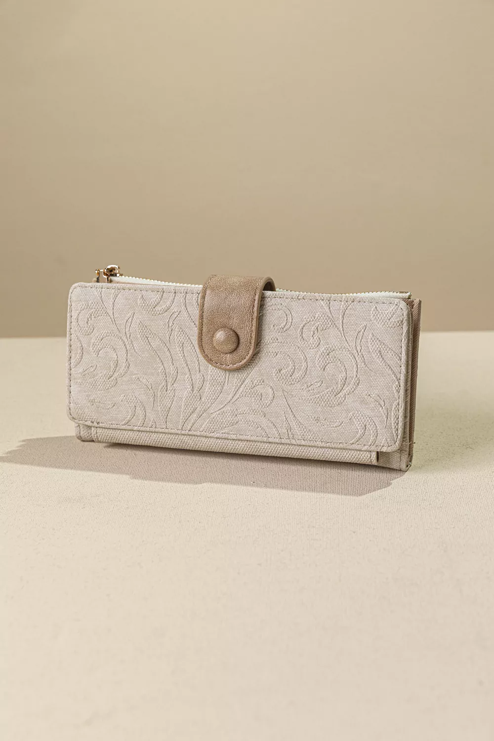 Πολυθέσιο πορτοφόλι με γλώσσα μεγάλου μεγέθους