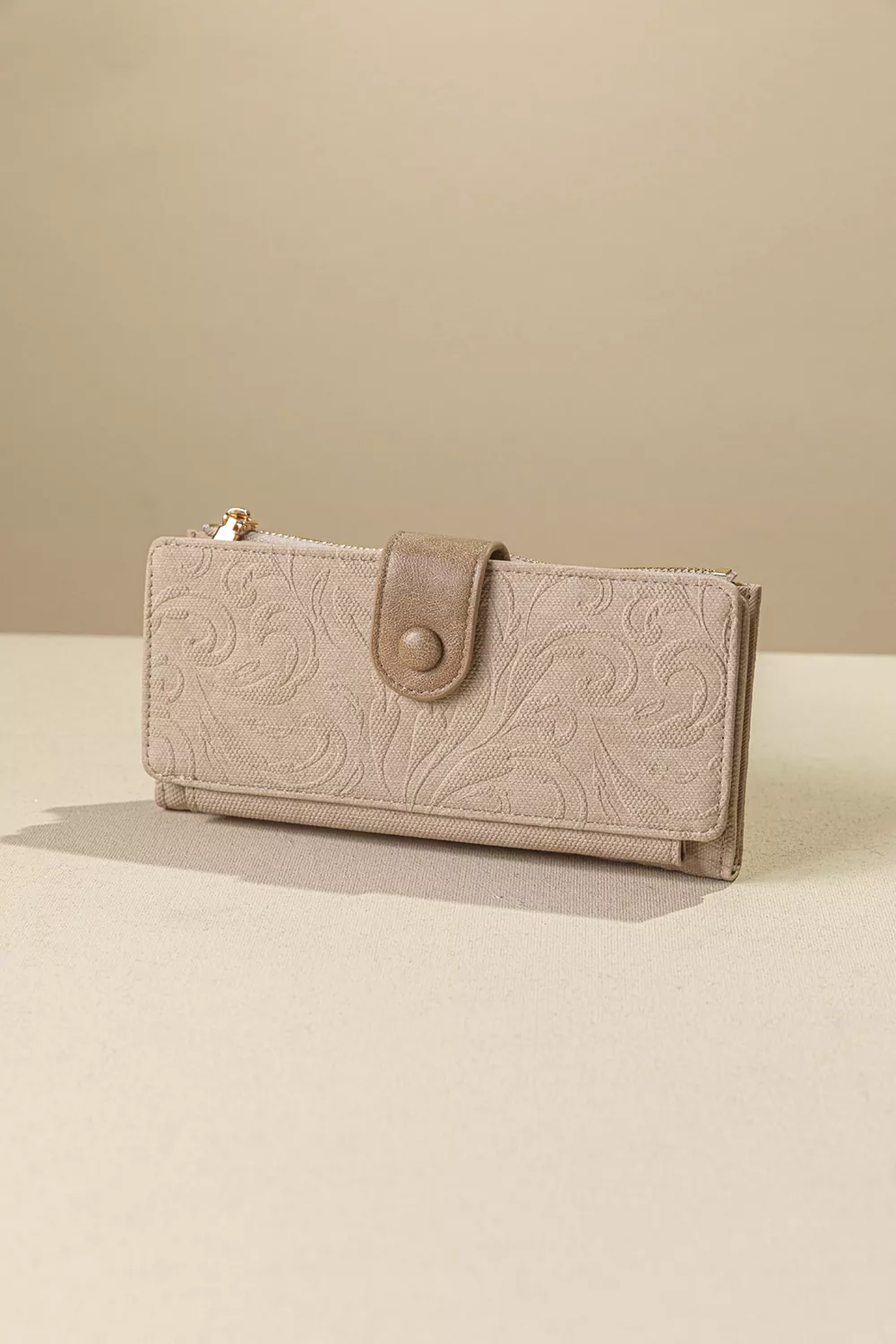 Πολυθέσιο πορτοφόλι με γλώσσα μεγάλου μεγέθους