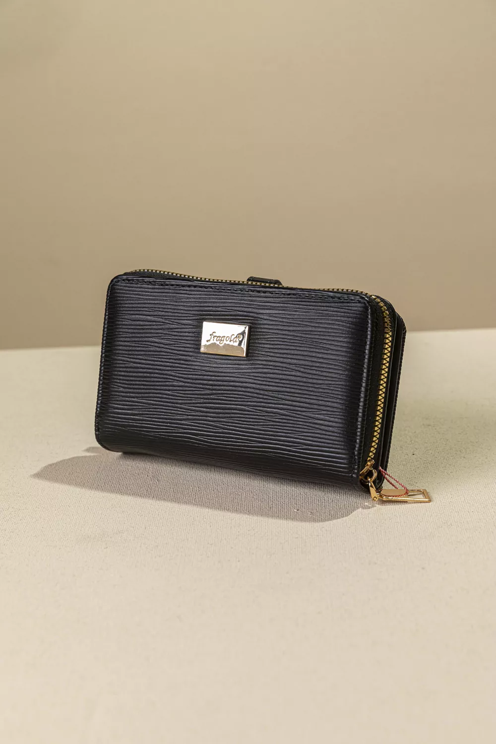 Γυναικείο πορτοφόλι μεσαίου μεγέθους