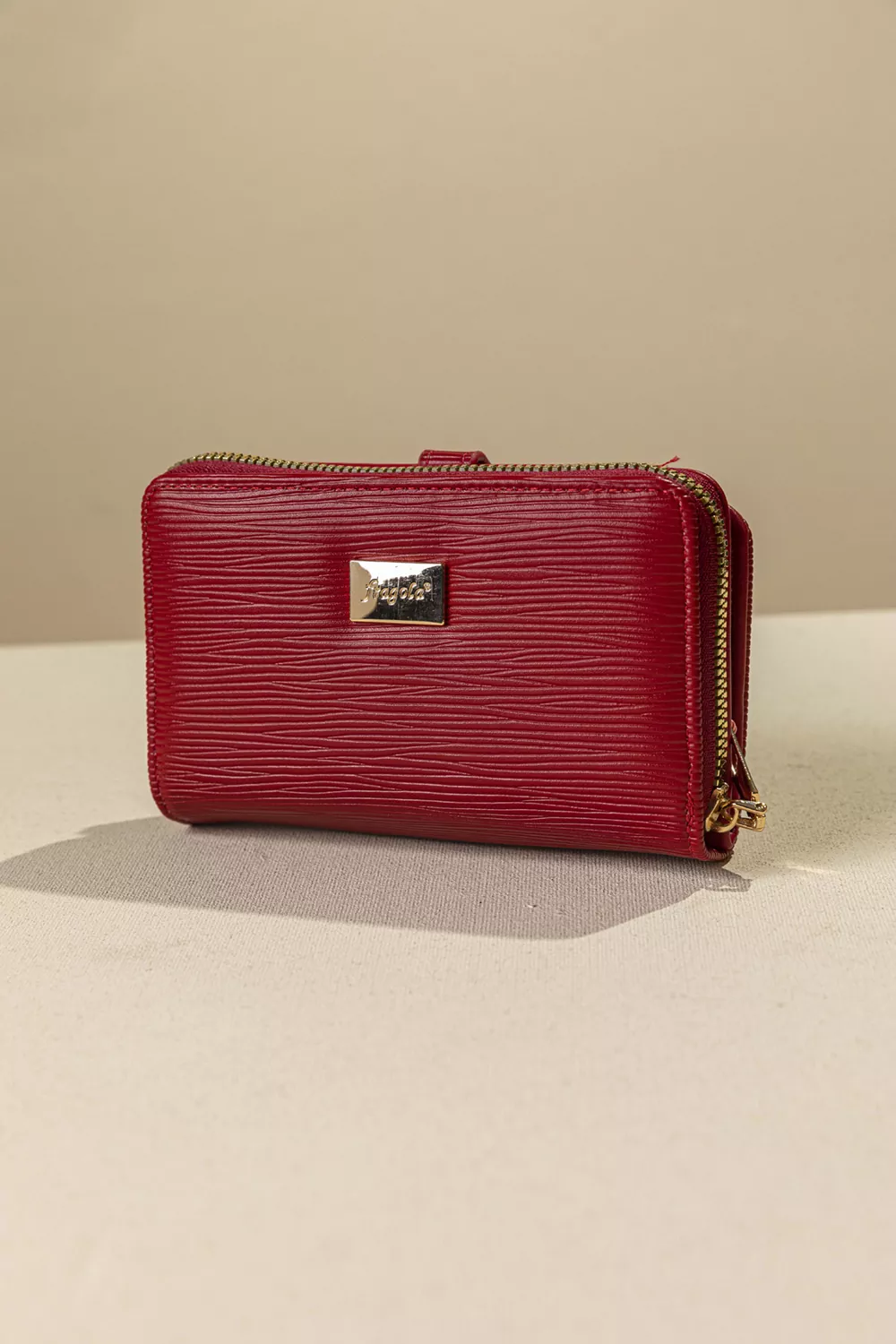 Γυναικείο πορτοφόλι μεσαίου μεγέθους