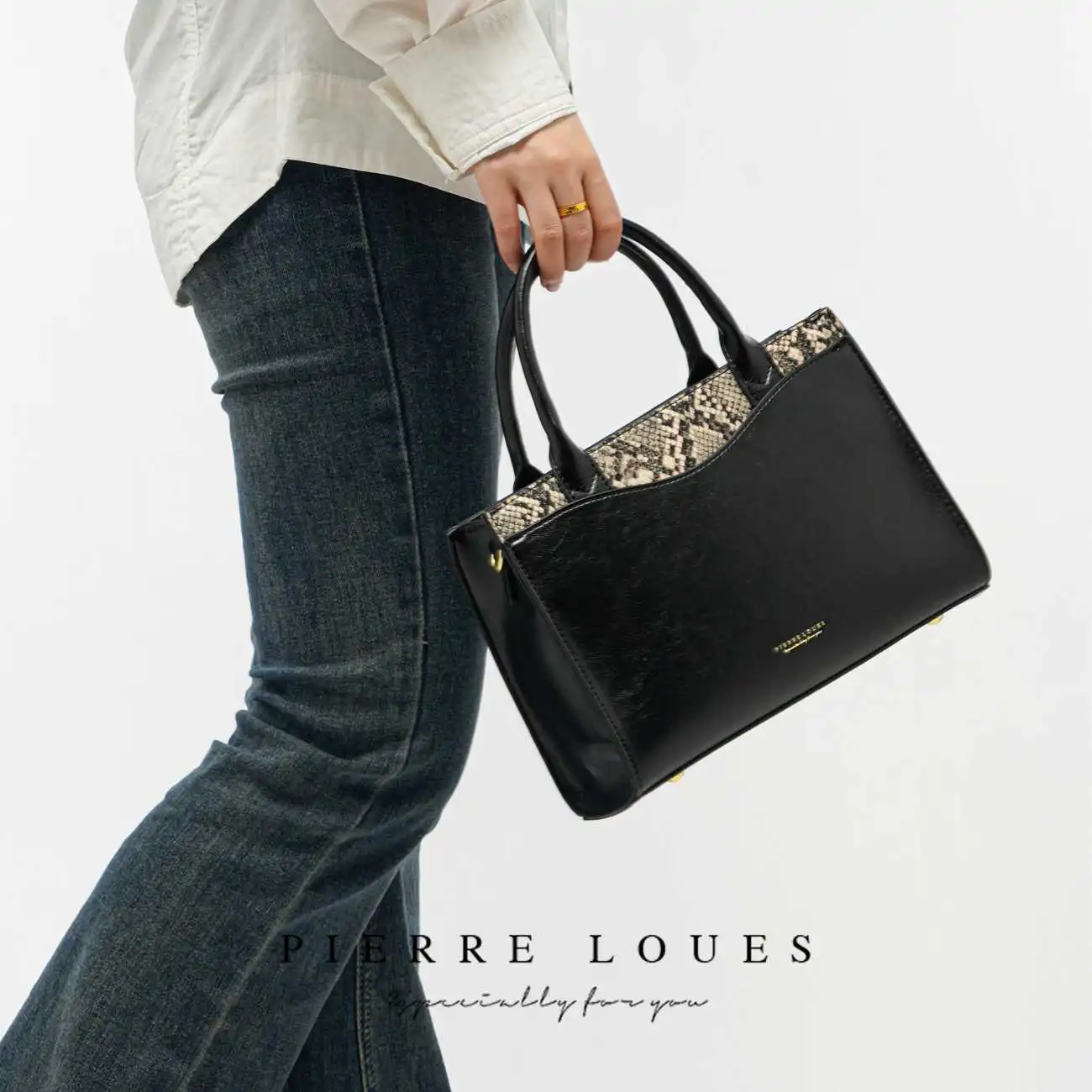 Γυναικεία τσάντα Χιαστί Pierre Loues PL615-38 μαύρο Γυναικεία τσάντα Χιαστί Pierre Loues PL615-38 μαύρο