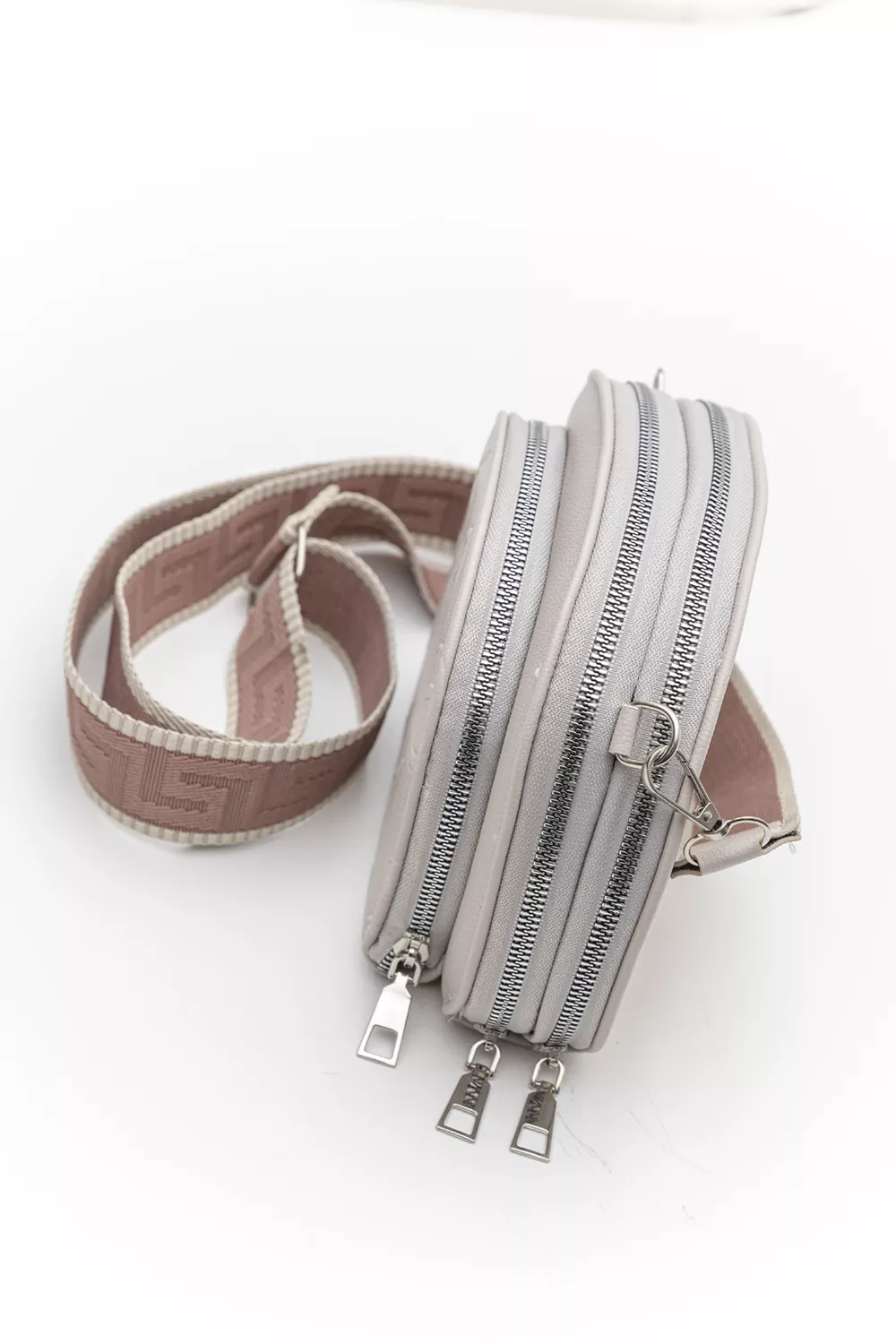 Χιαστί τριθέσιο τσαντάκι με ιμάντα