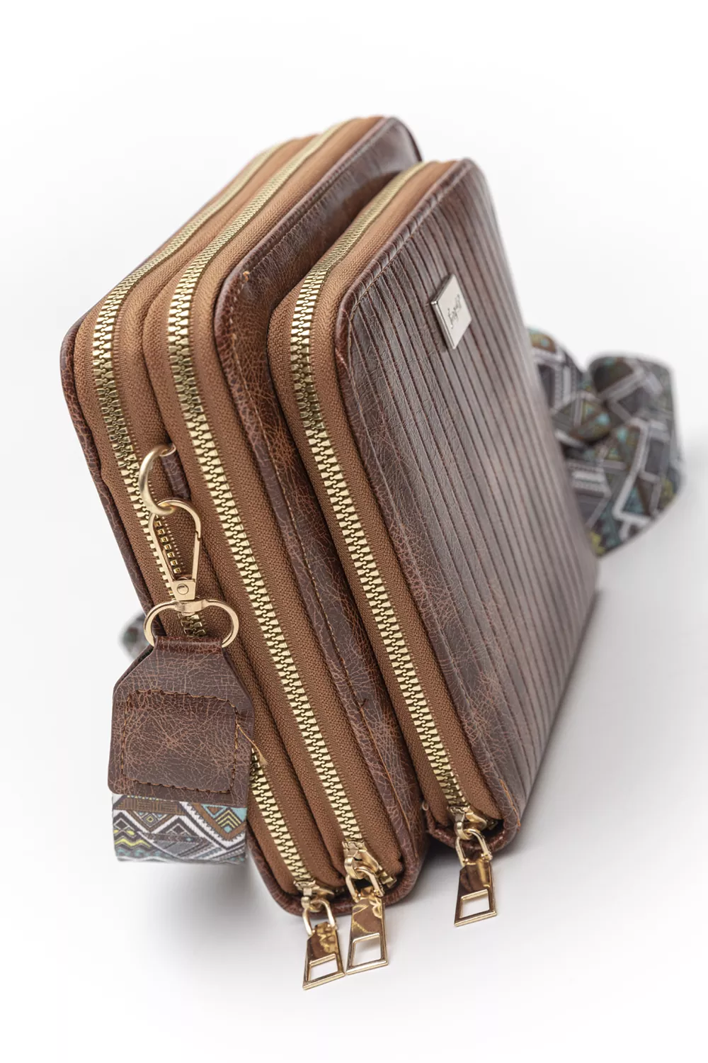 Τετράγωνο τριθέσιο χιαστί τσαντάκι vintage