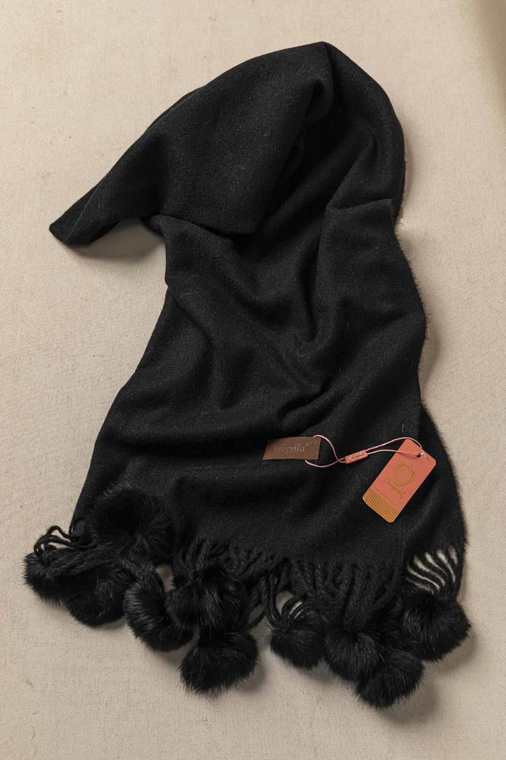 Πασμίνα με pom pom Πασμίνα με pom pom