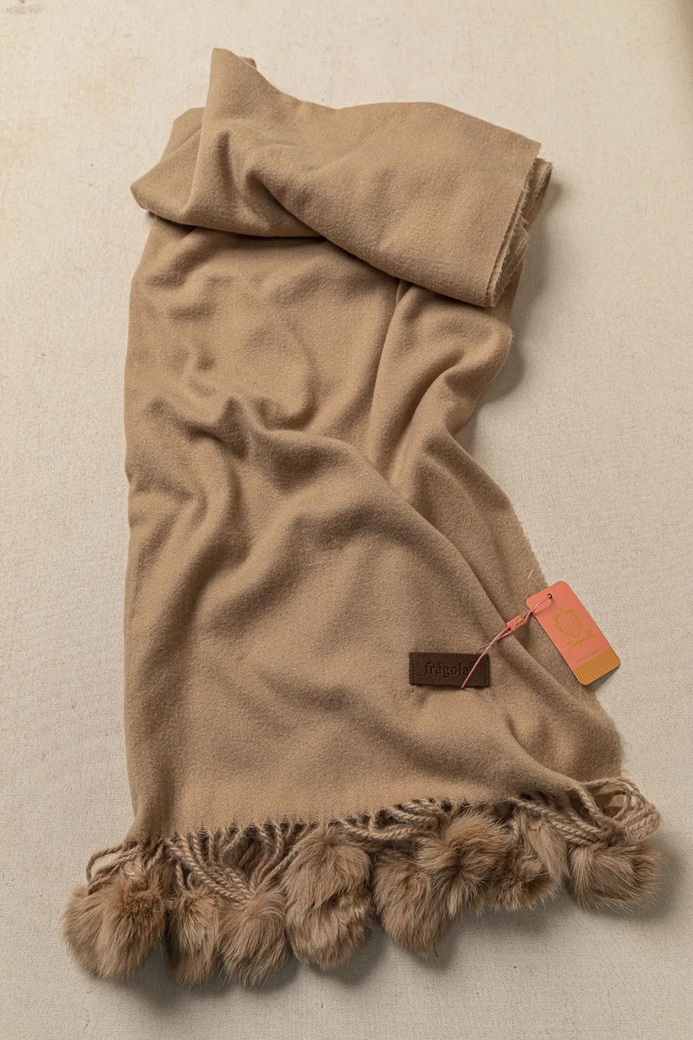 Πασμίνα με pom pom Πασμίνα με pom pom