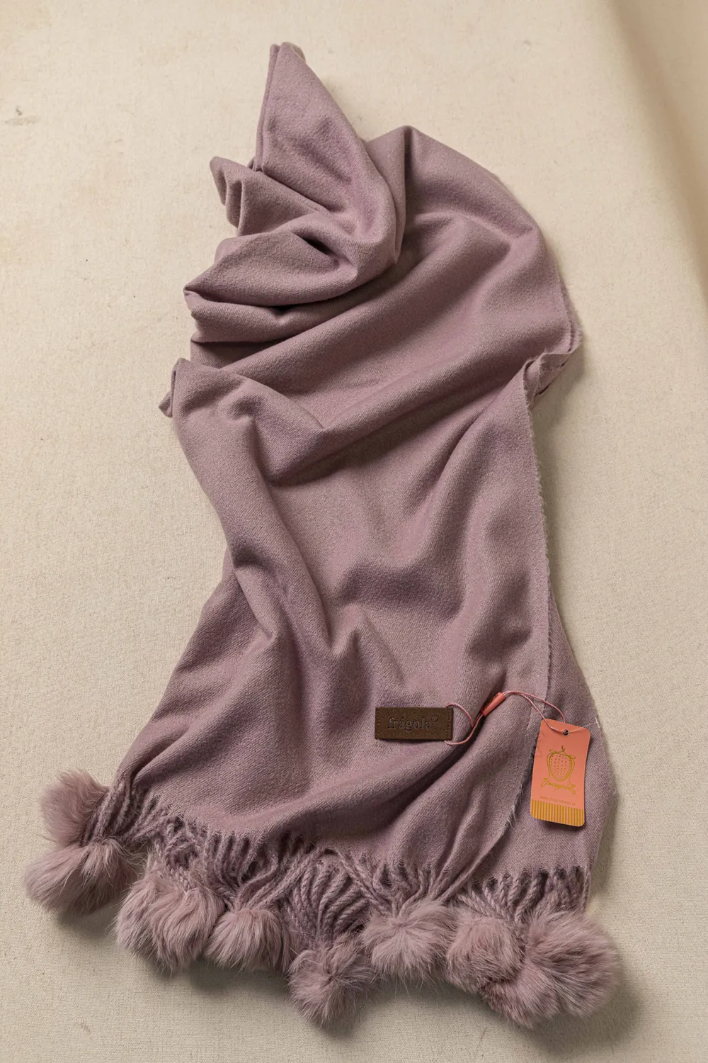 Πασμίνα με pom pom Πασμίνα με pom pom