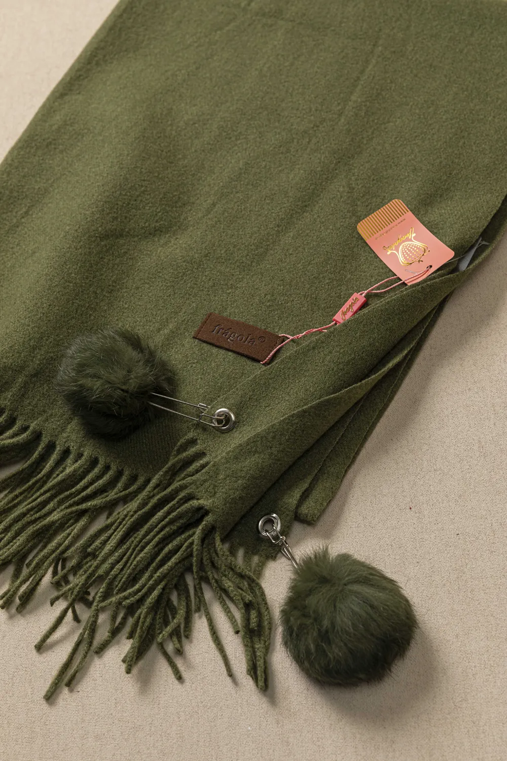 Πασμίνα με μεγάλα Pom pom Πασμίνα με μεγάλα Pom pom