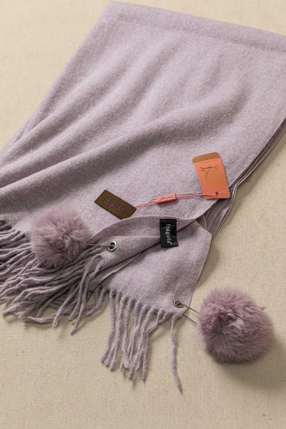 Πασμίνα με μεγάλα Pom pom Πασμίνα με μεγάλα Pom pom