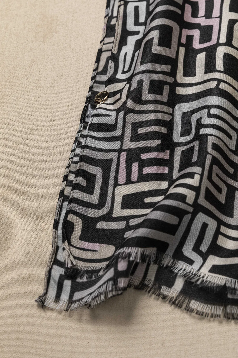 Πασμίνα με συμπαγή φλατ πλέξη