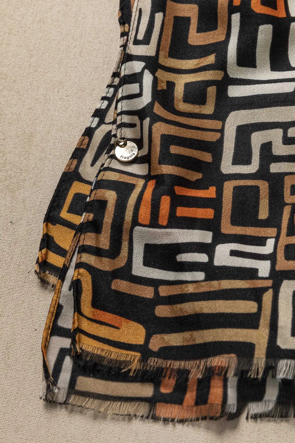 Πασμίνα με συμπαγή φλατ πλέξη Πασμίνα με συμπαγή φλατ πλέξη