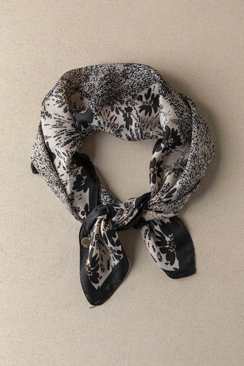 Φουλάρι SC377 Φουλάρι SC377