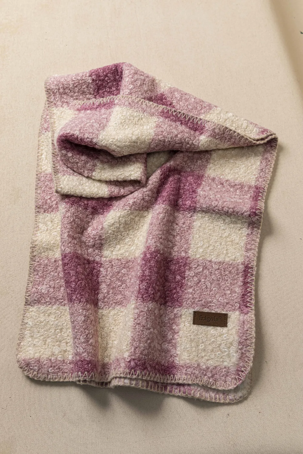 Πασμίνα με μπουκλέ υφή square print