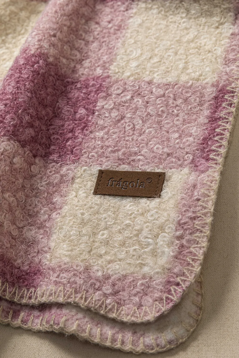 Πασμίνα με μπουκλέ υφή square print