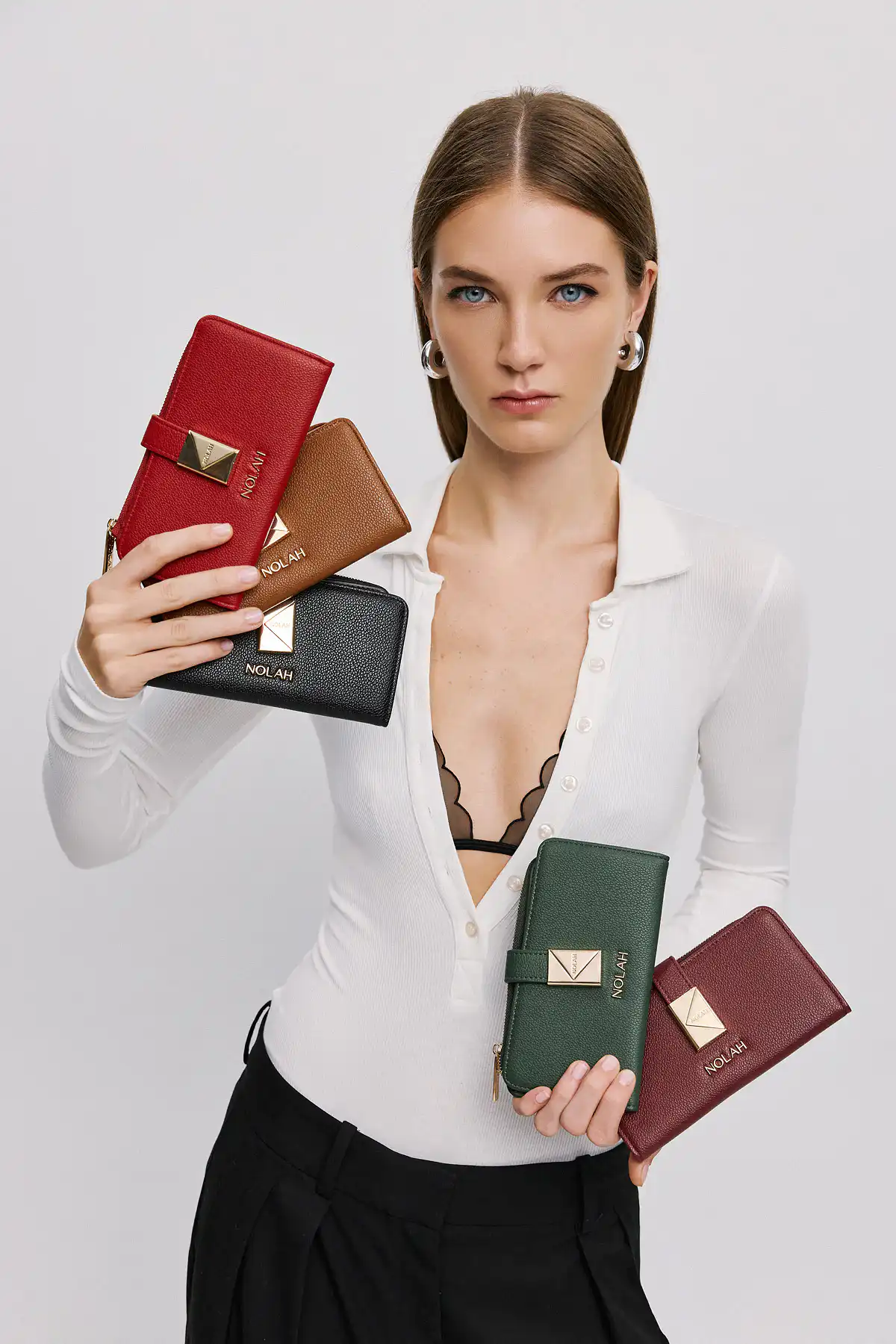 Savvina Burgundy Light Gold