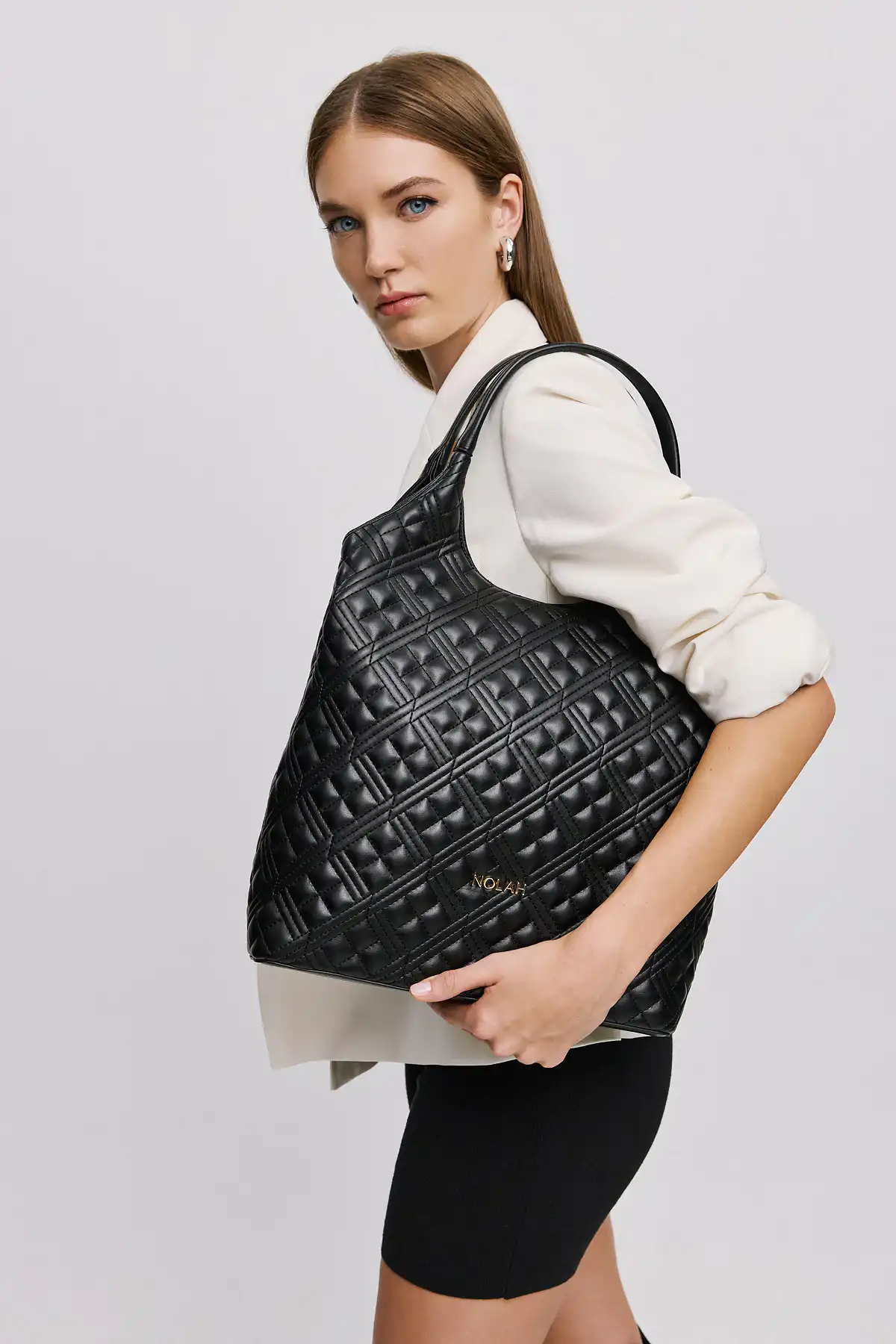 Susan Black Light Gold