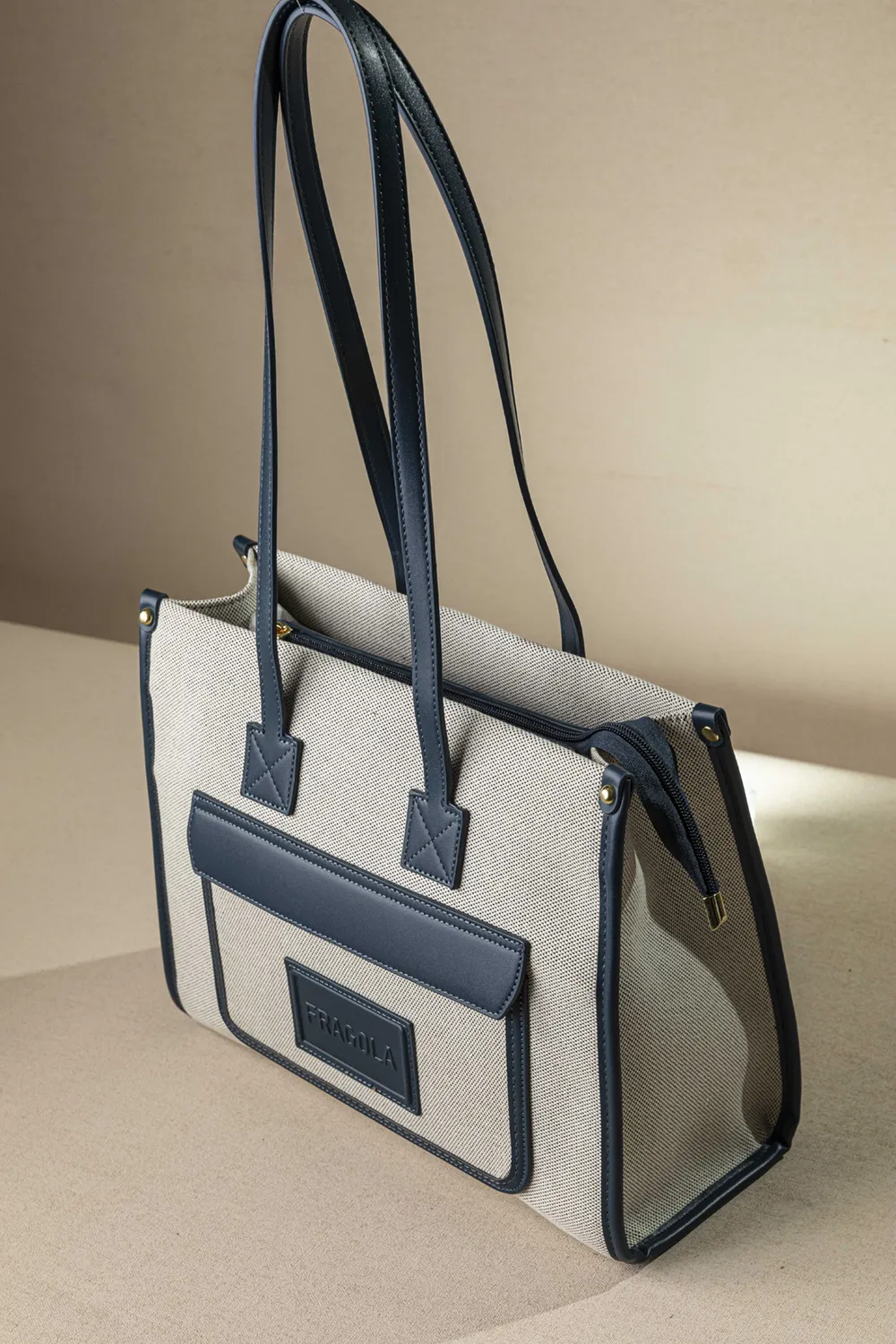 Τετράγωνη τσάντα ώμου από καραβόπανο