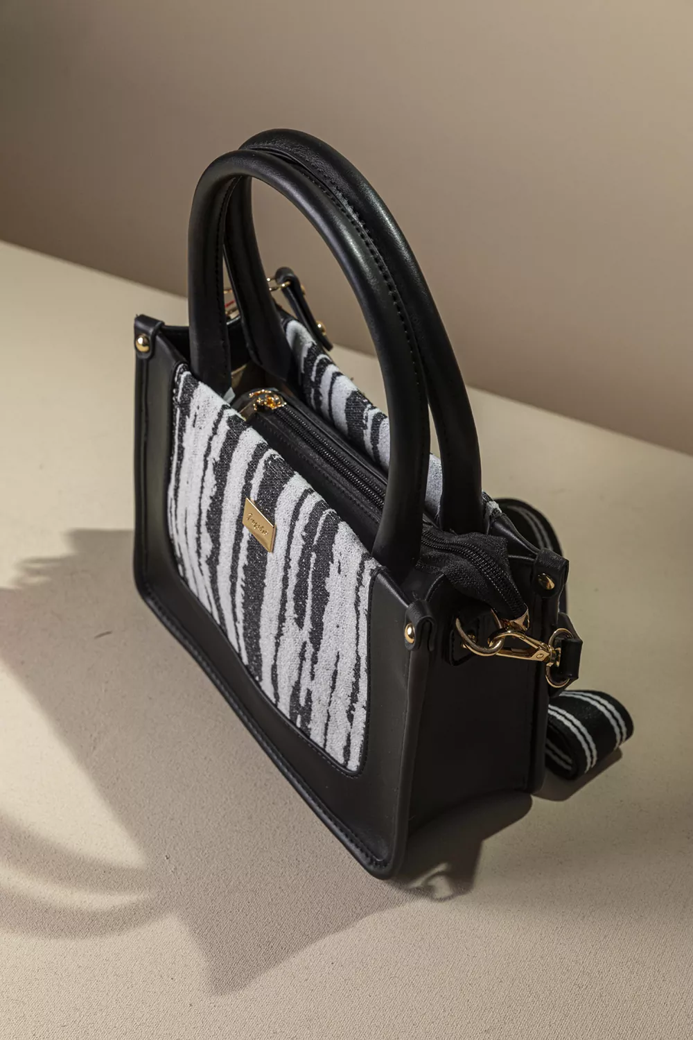 Τετράγωνη υφασμάτινη τσάντα