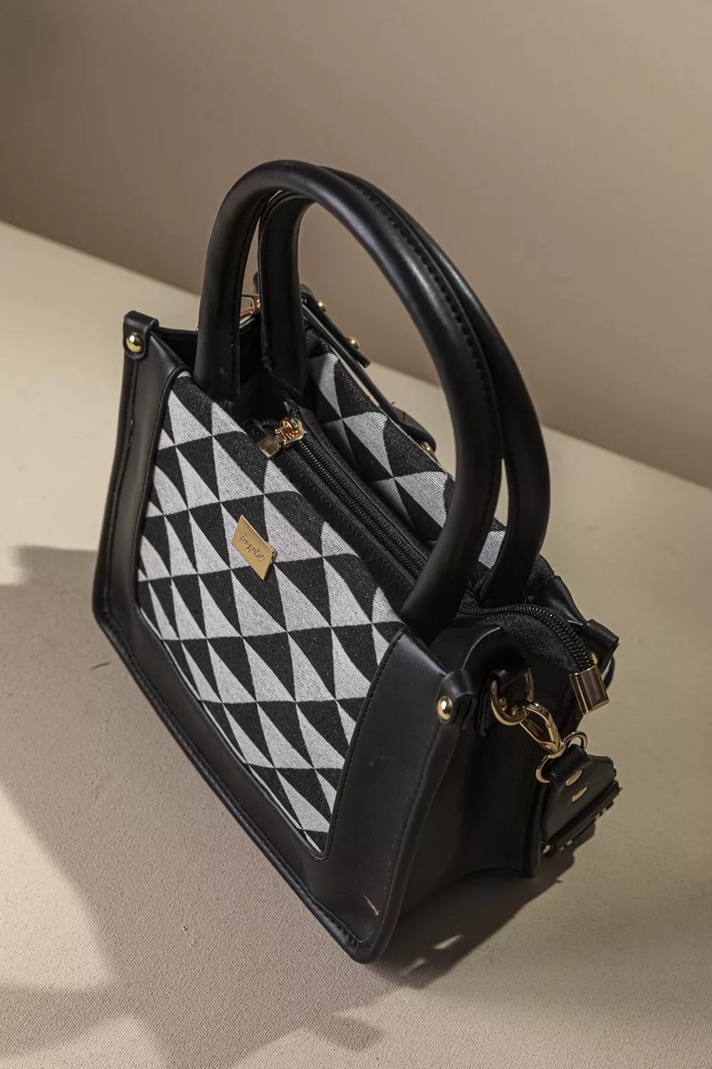 Τετράγωνη υφασμάτινη τσάντα