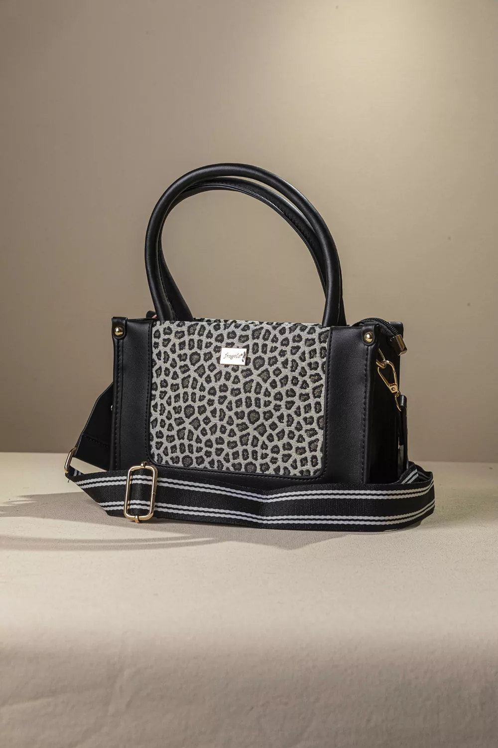 Τετράγωνη υφασμάτινη τσάντα