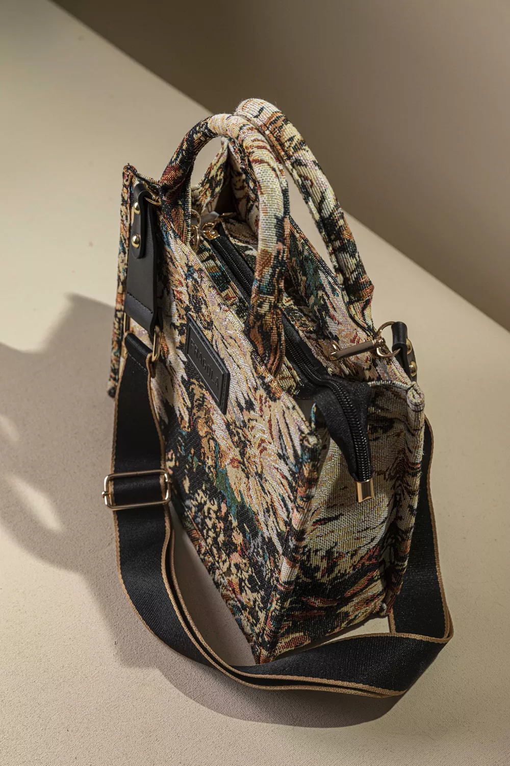 Μεσαία υφασμάτινη Tote Bag