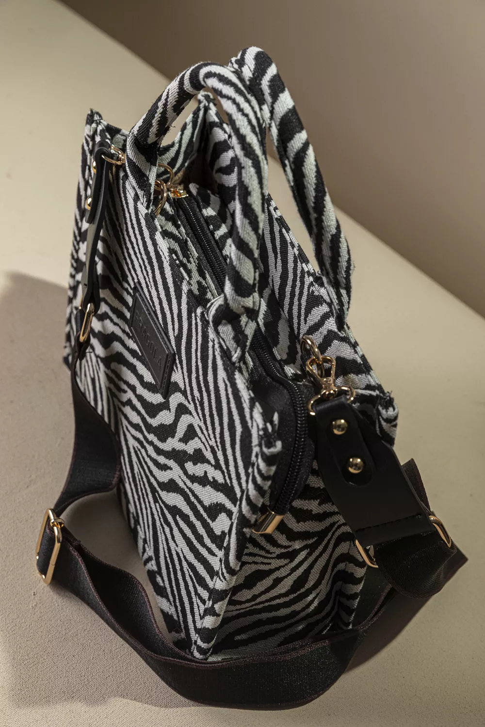 Μεσαία υφασμάτινη Tote Bag