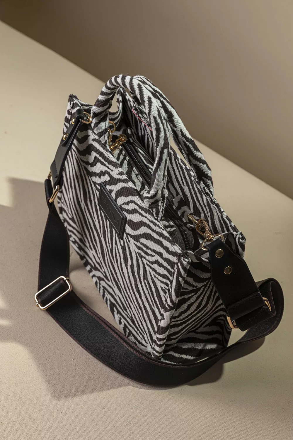 Μεσαία υφασμάτινη Tote Bag