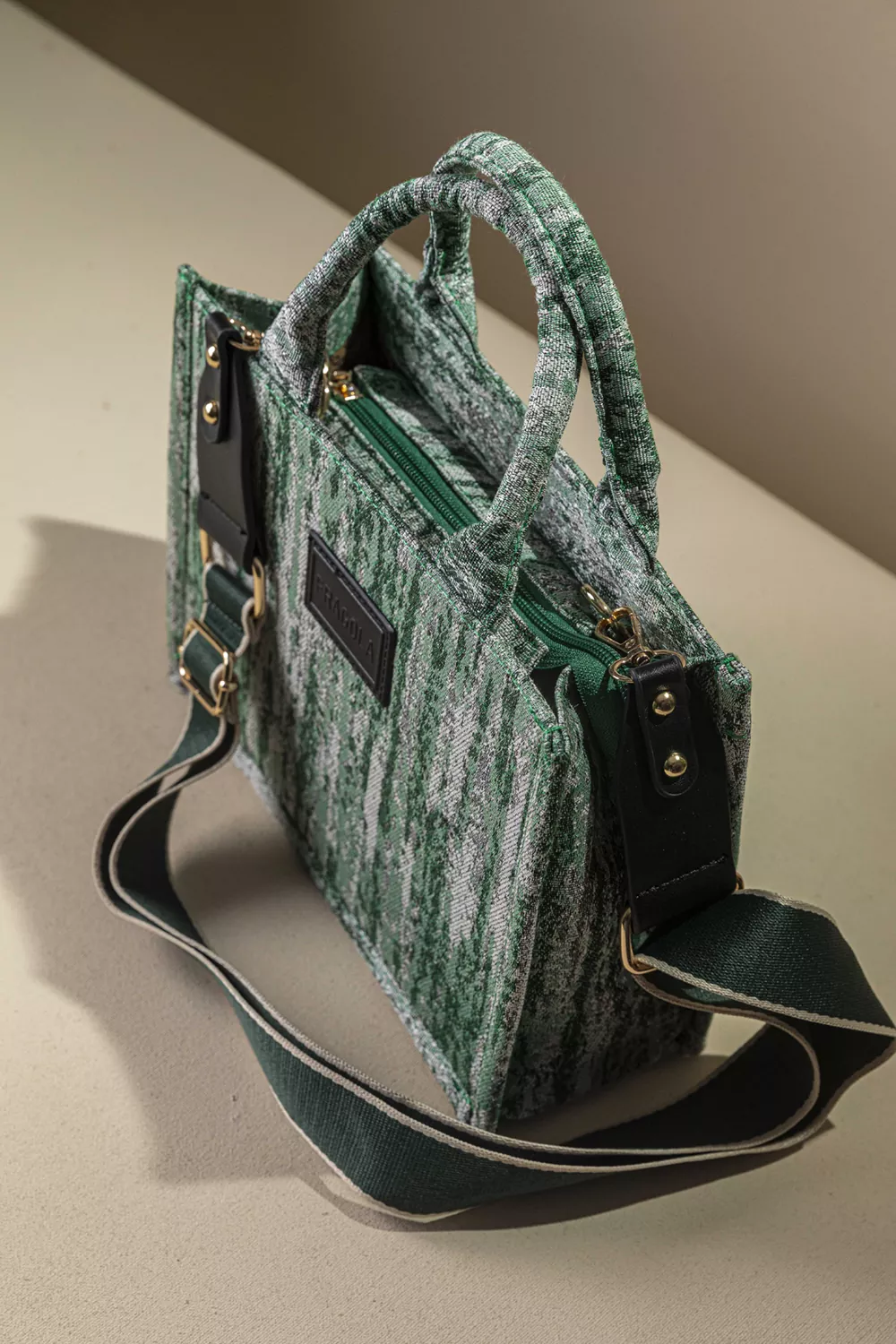 Μεσαία υφασμάτινη Tote Bag