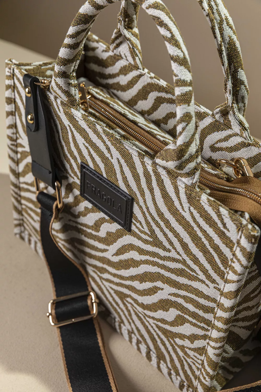 Μεσαία υφασμάτινη Tote Bag