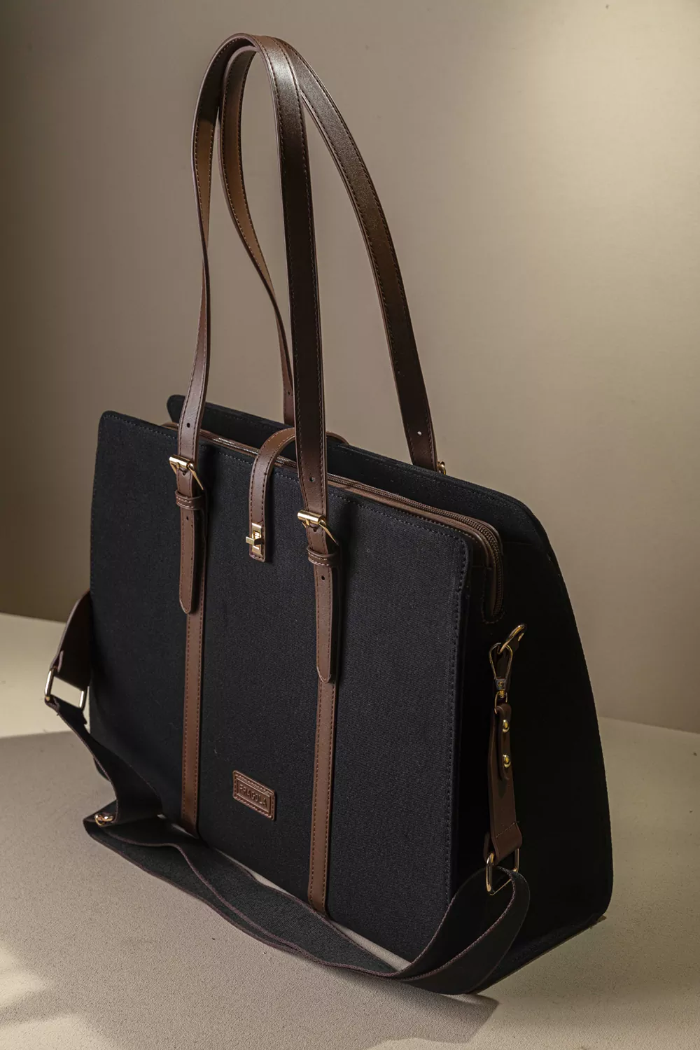 Επαγγελματική τριθέσια τσάντα