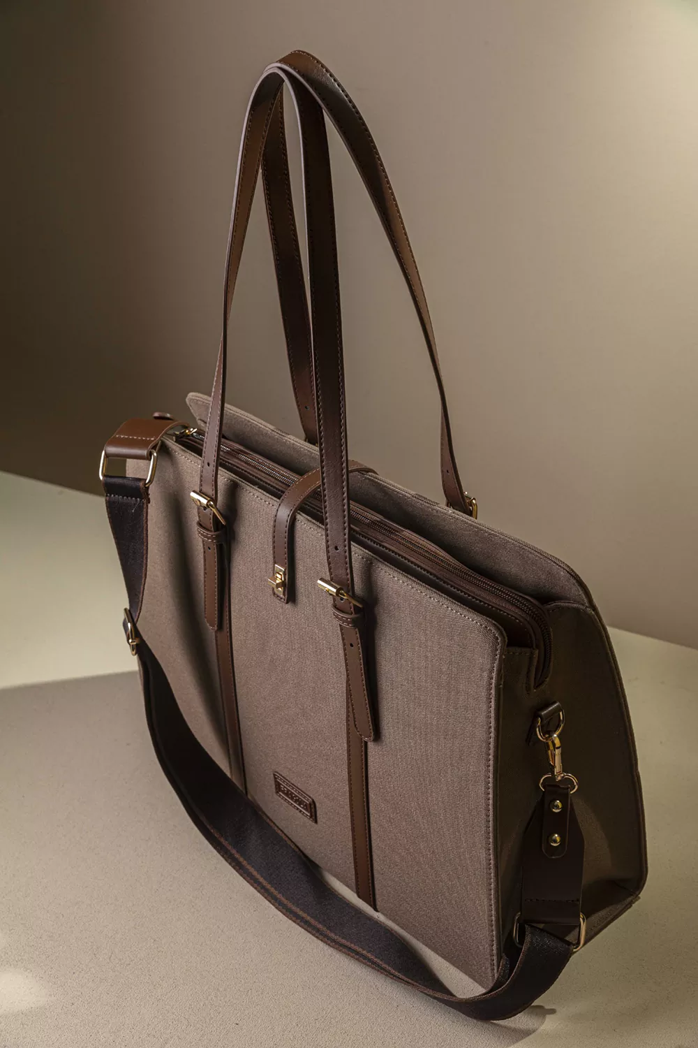 Επαγγελματική τριθέσια τσάντα