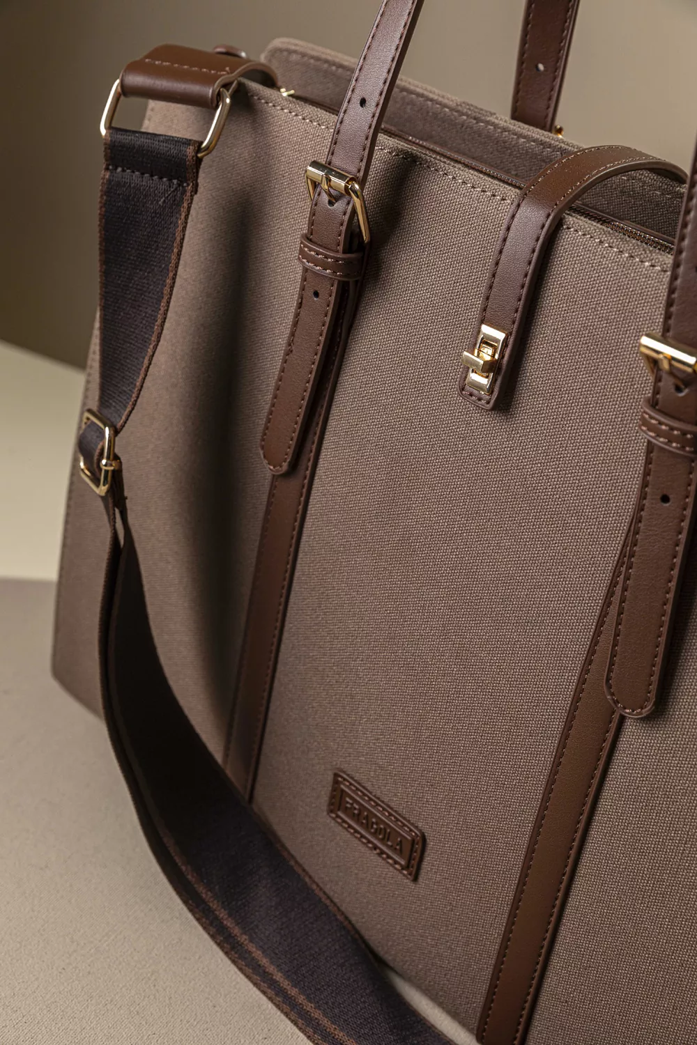 Επαγγελματική τριθέσια τσάντα