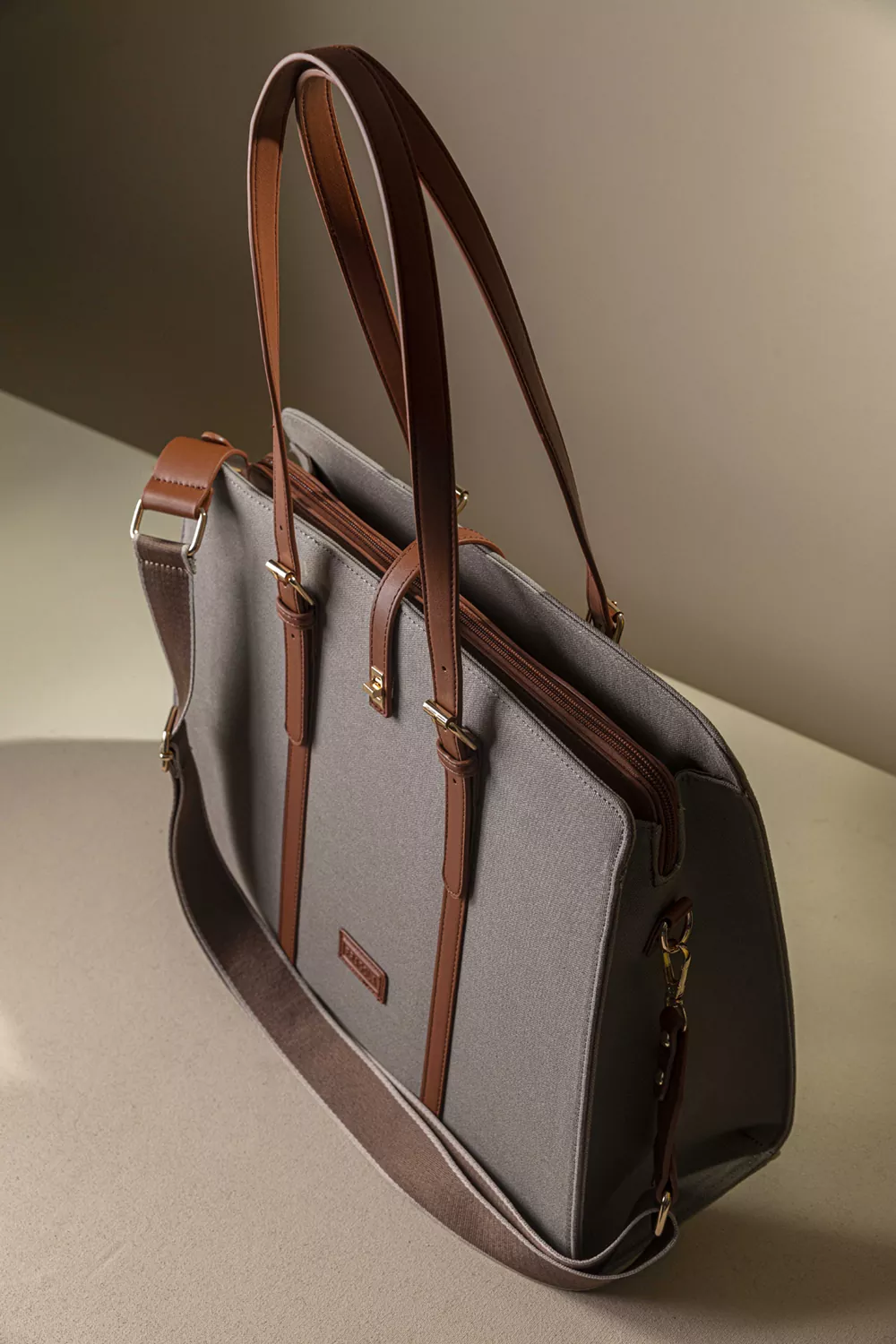 Επαγγελματική τριθέσια τσάντα