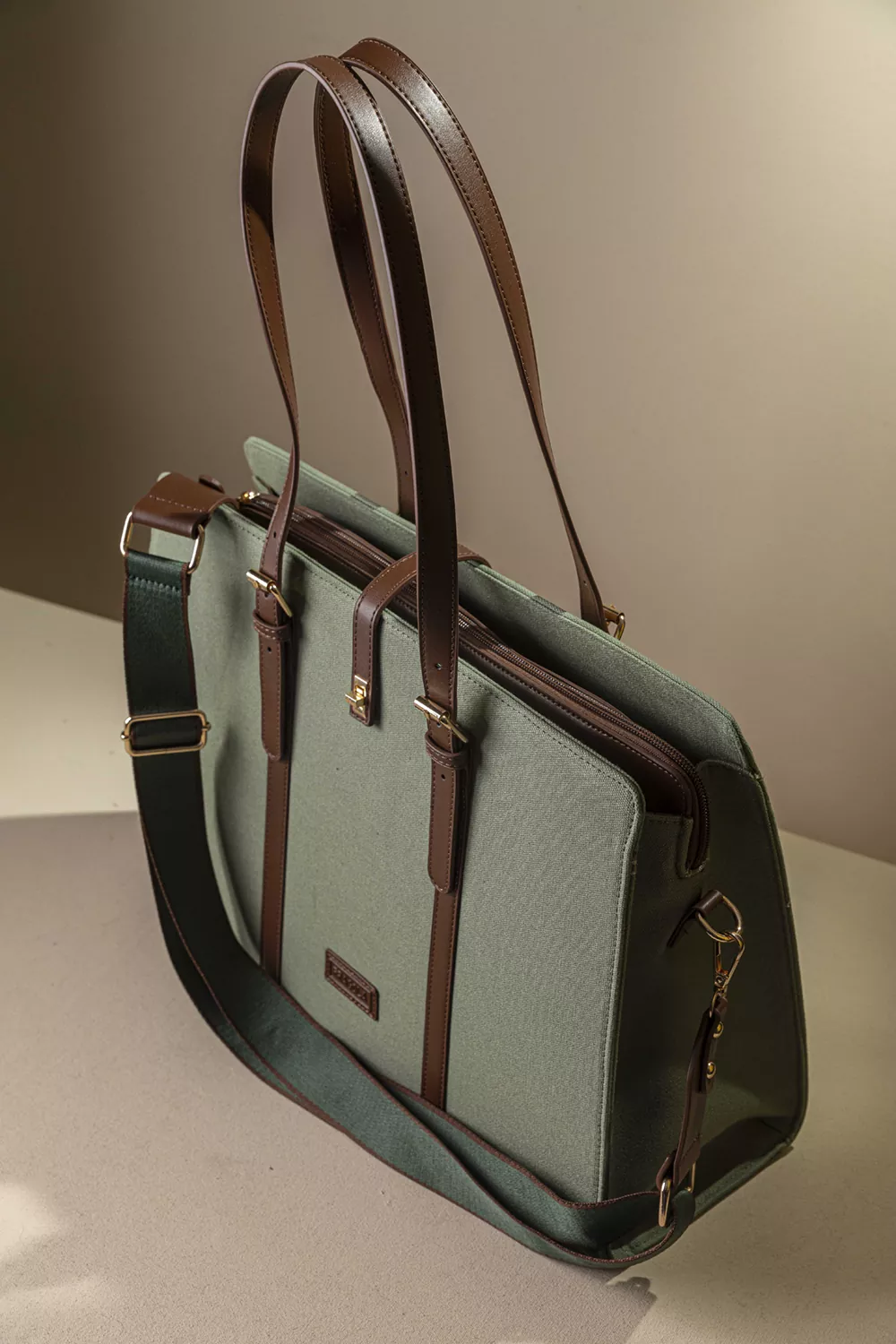 Επαγγελματική τριθέσια τσάντα