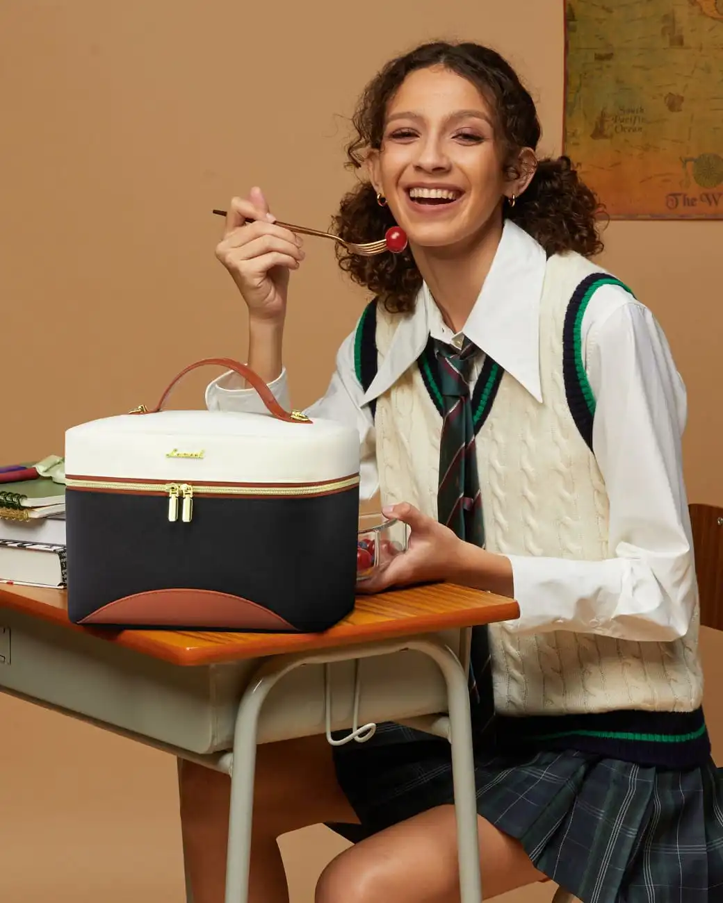 Lunch Bag Ισοθερμική τσάντα Lovevook UB3225 beige/black Lunch Bag Ισοθερμική τσάντα Lovevook UB3225 beige/black