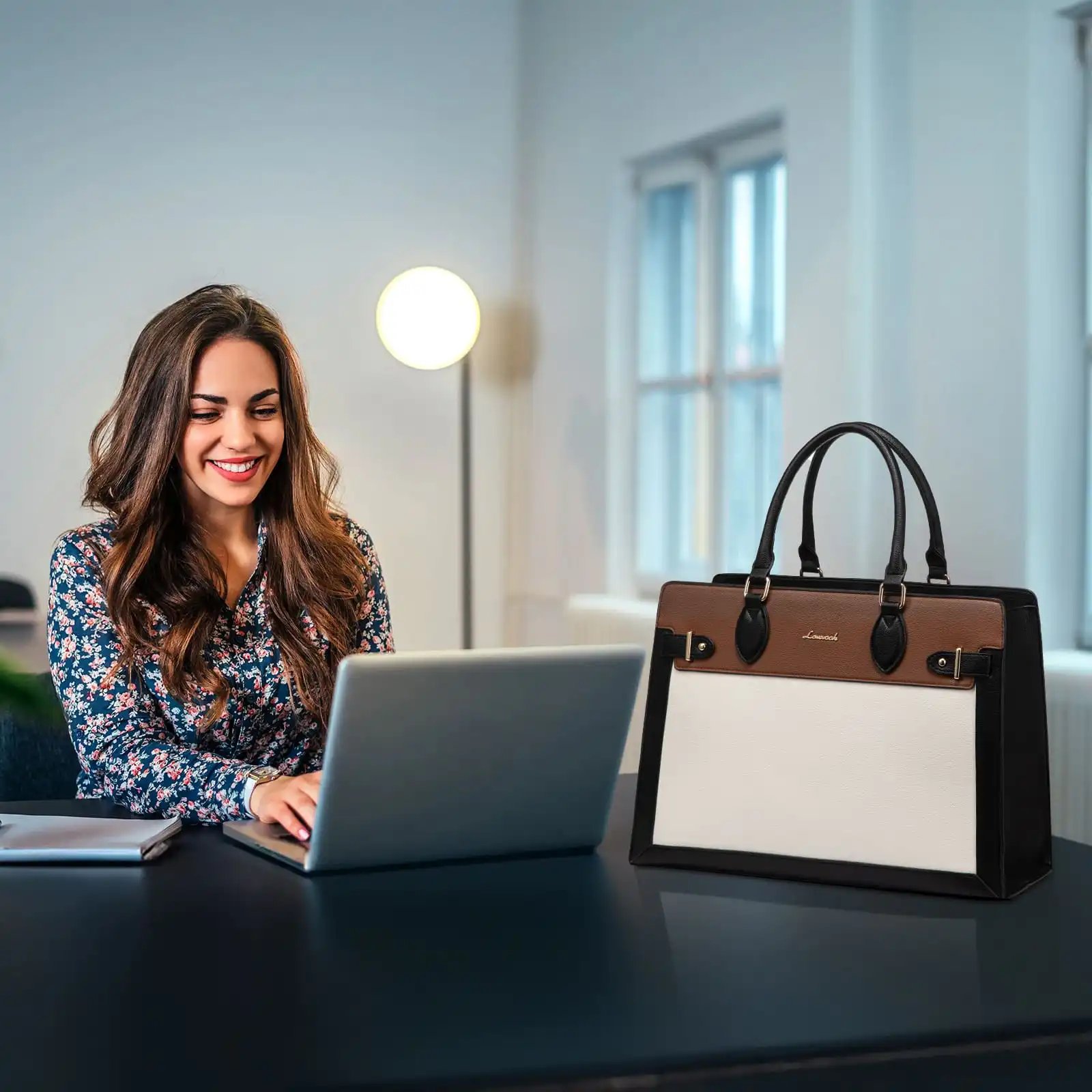 Γυναικεία τσάντα ώμου φορητού υπολογιστή Lovevook 15,6'' WB3183 beige/brown