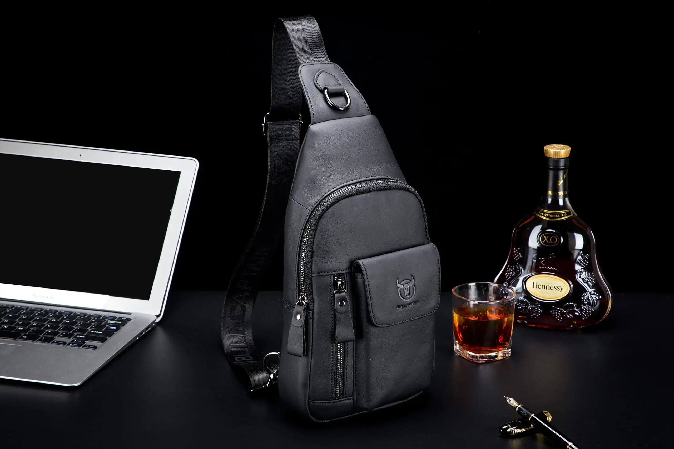 Δερμάτινο τσαντάκι body Bull Captain XB 121 μαύρο