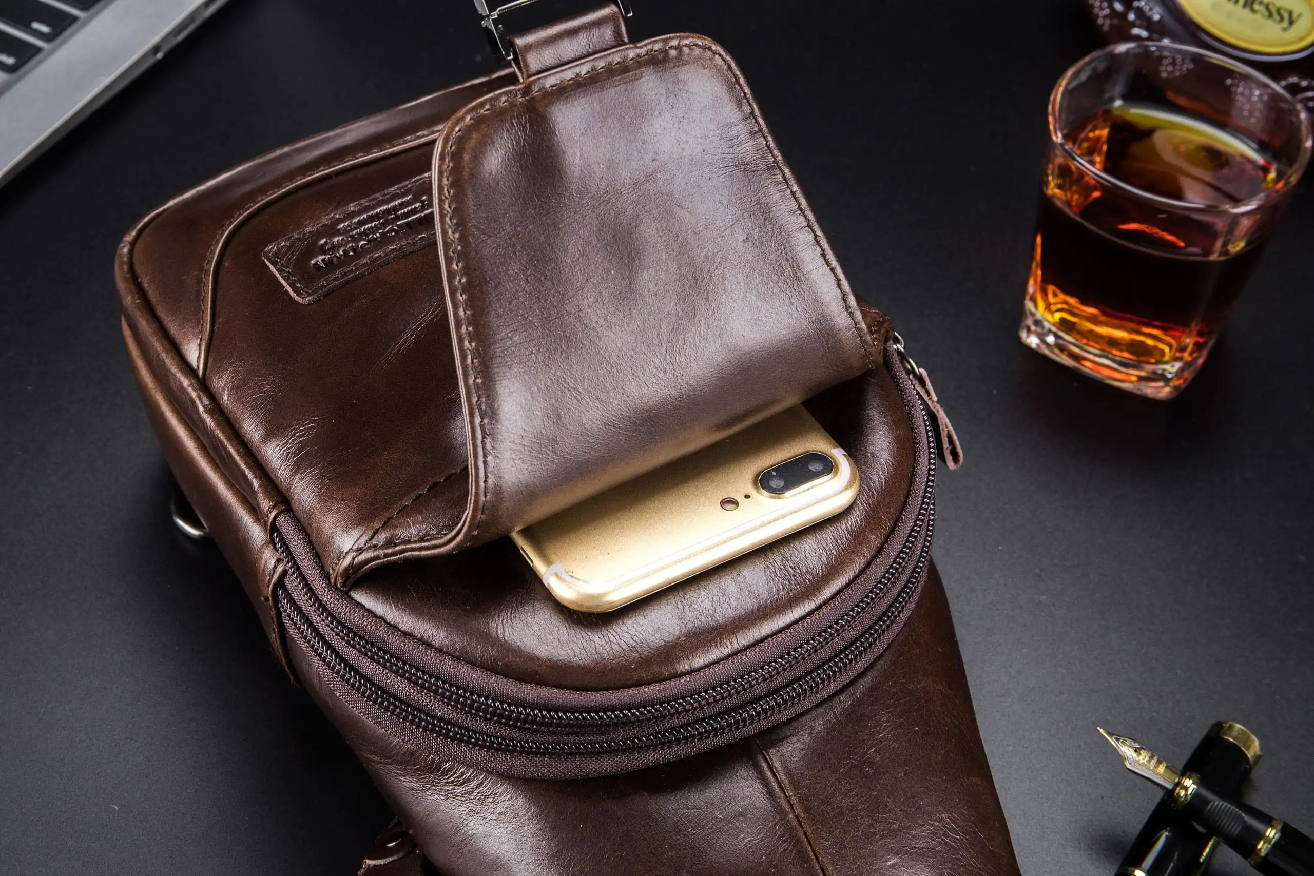 Δερμάτινο τσαντάκι body Bull Captain XB 095 σκούρο καφέ