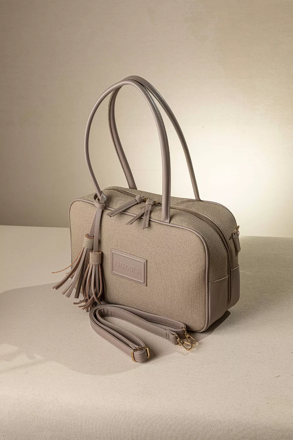 Μακρόστενη τσάντα ώμου και χιαστί