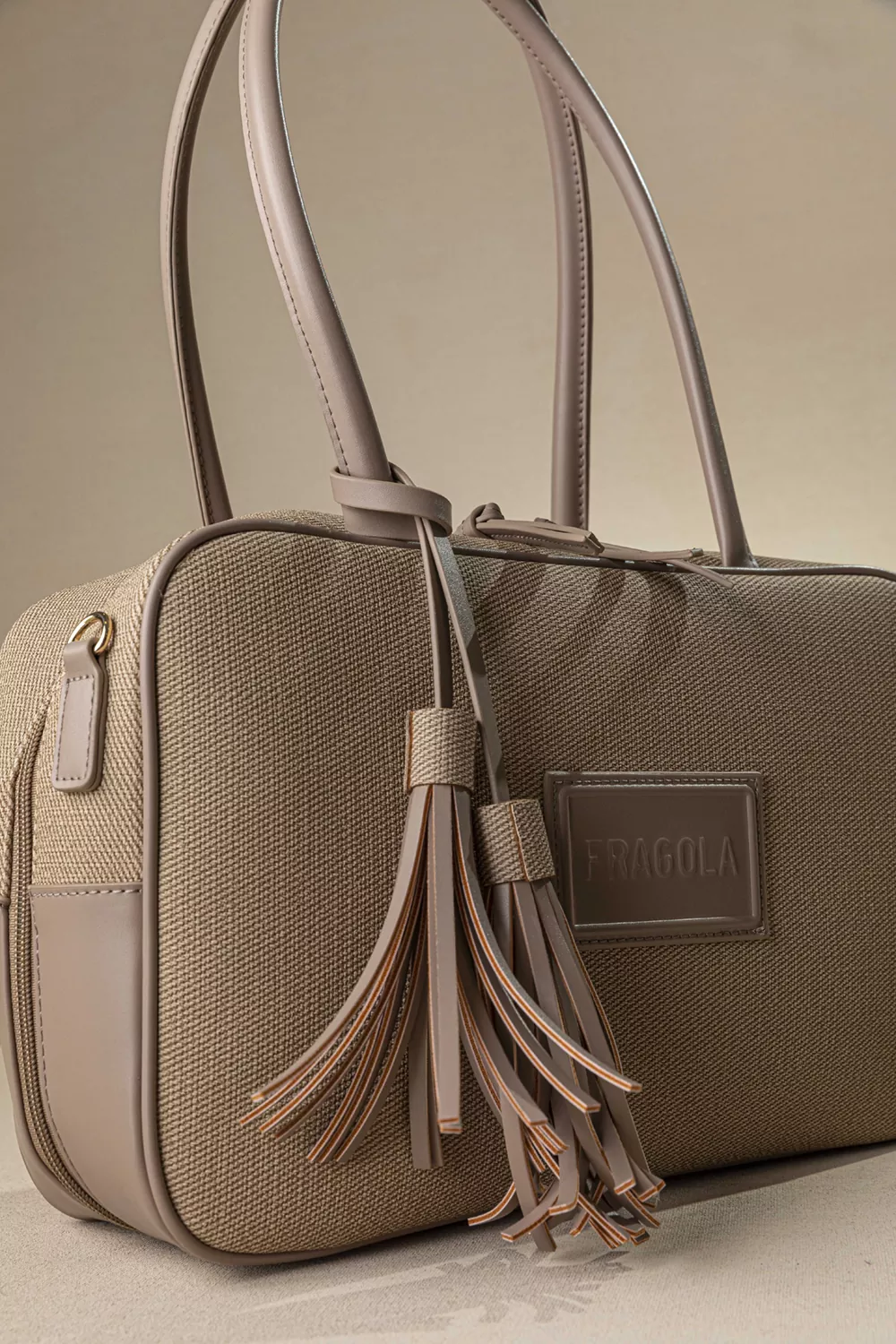 Μακρόστενη τσάντα ώμου και χιαστί