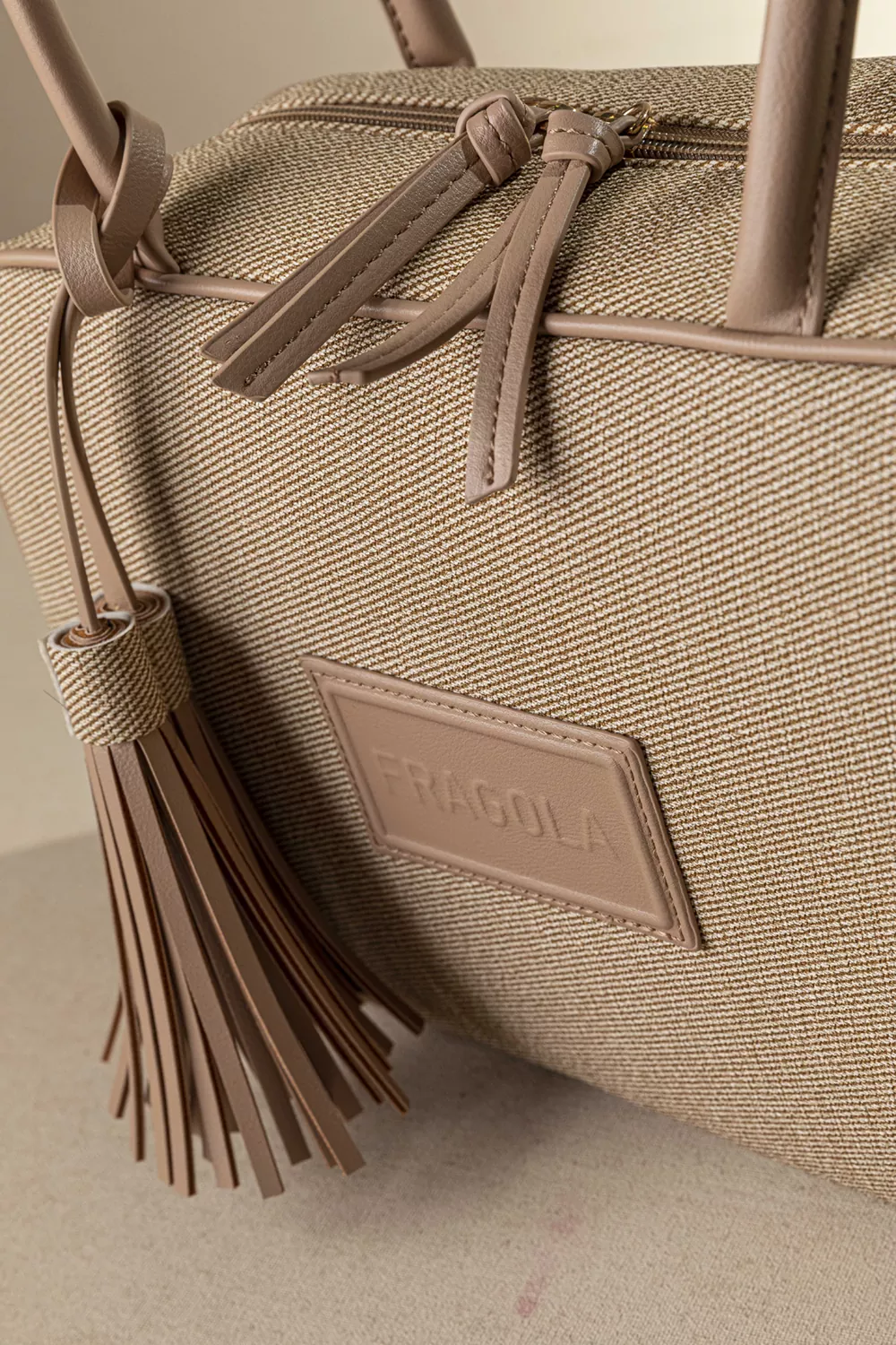 Μακρόστενη τσάντα ώμου και χιαστί