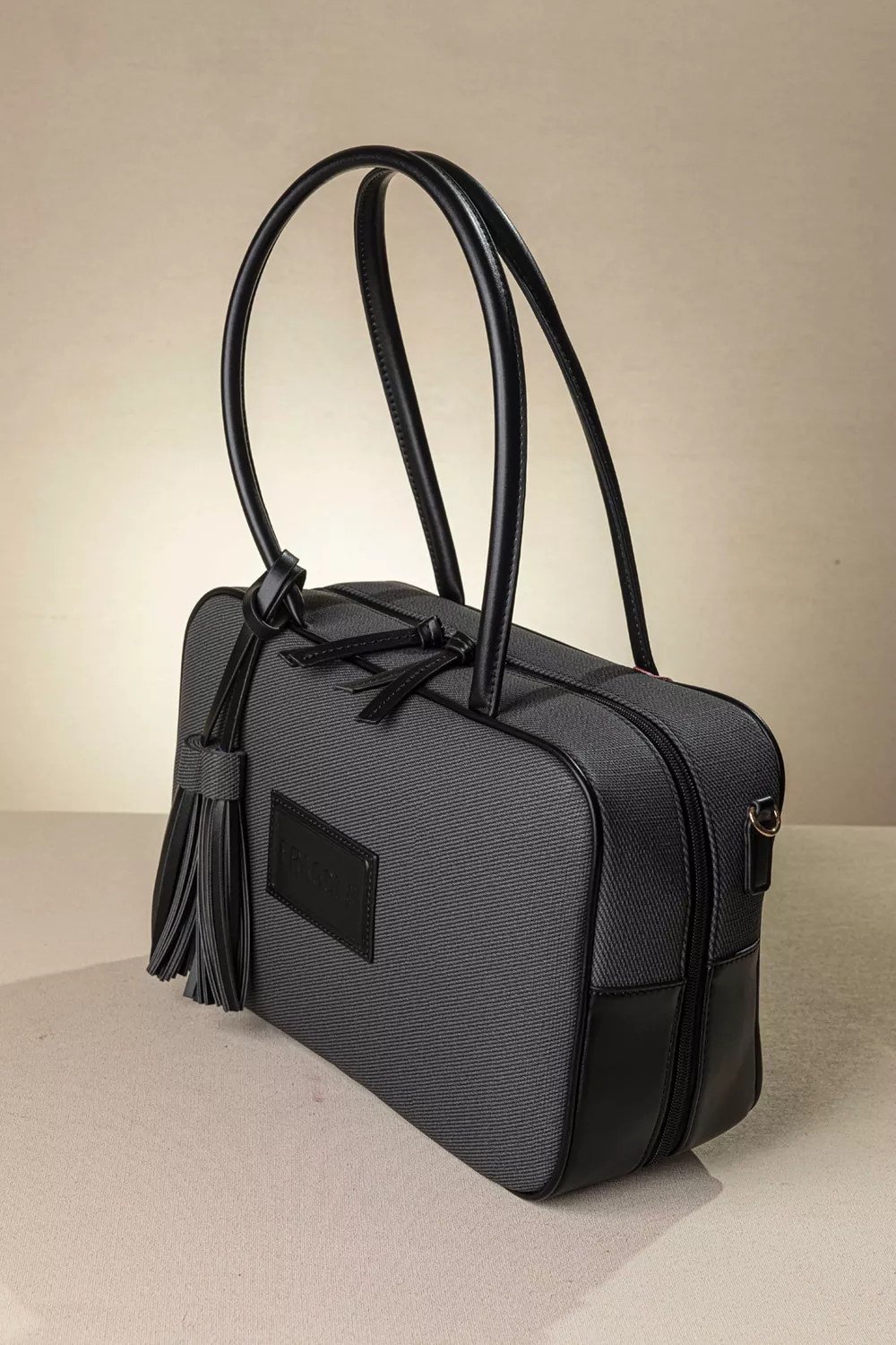 Μακρόστενη τσάντα ώμου και χιαστί