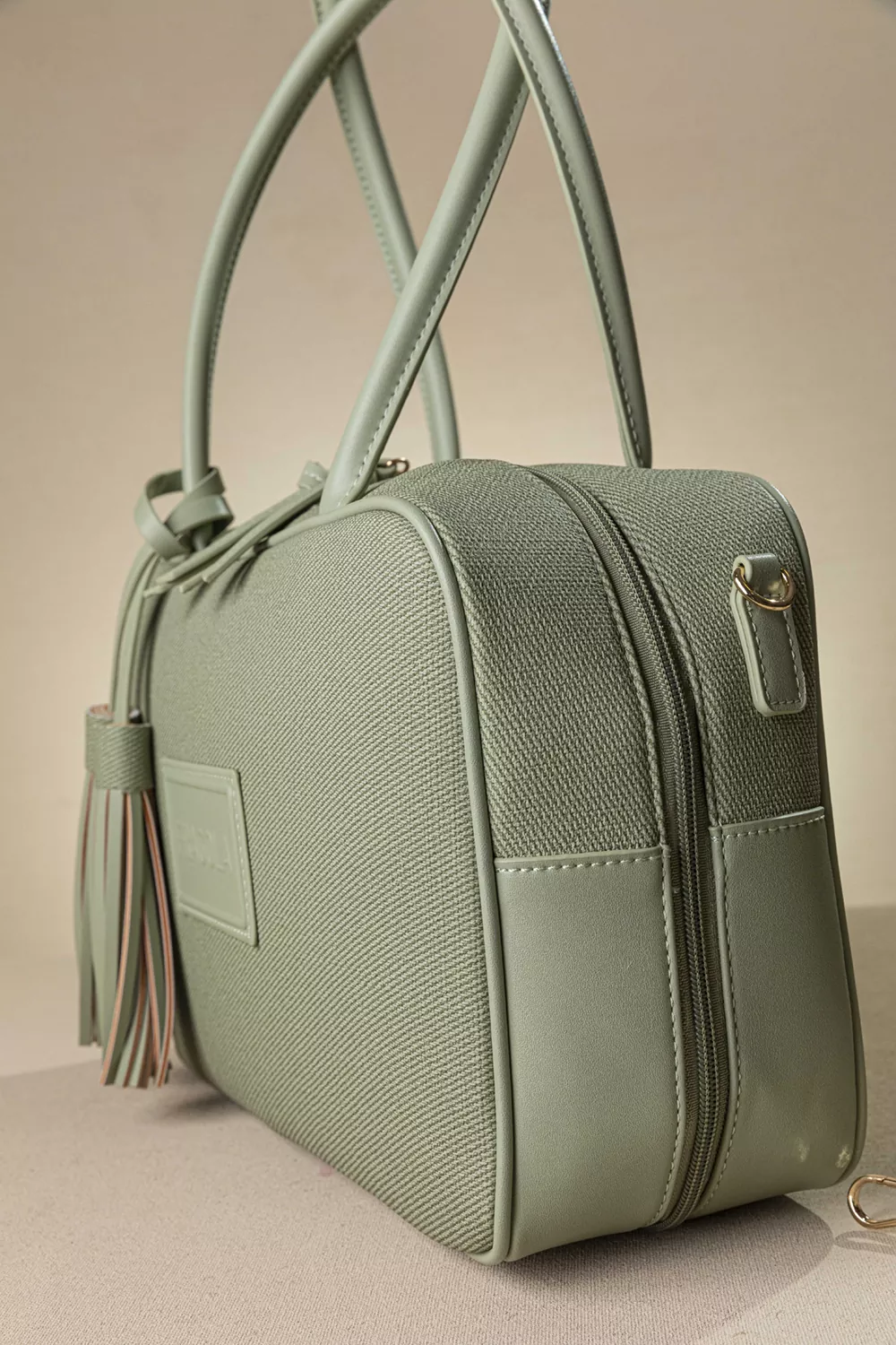 Μακρόστενη τσάντα ώμου και χιαστί