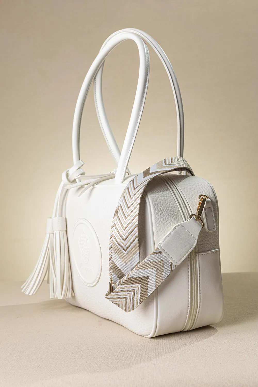 Μακρόστενη τσάντα ώμου και χιαστί με casual logo