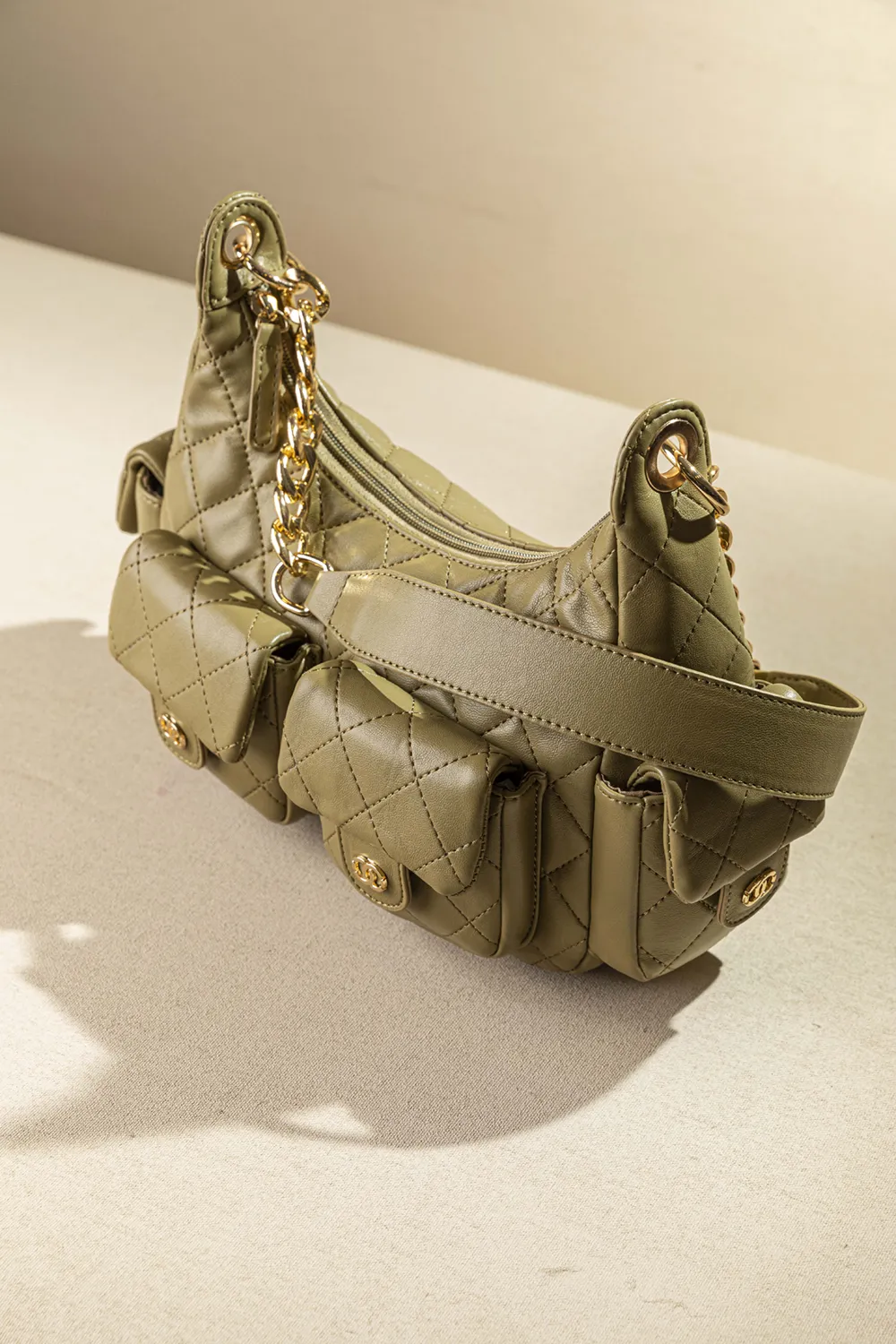 Τσαντάκι ώμου με εξωτερικά τσεπάκια