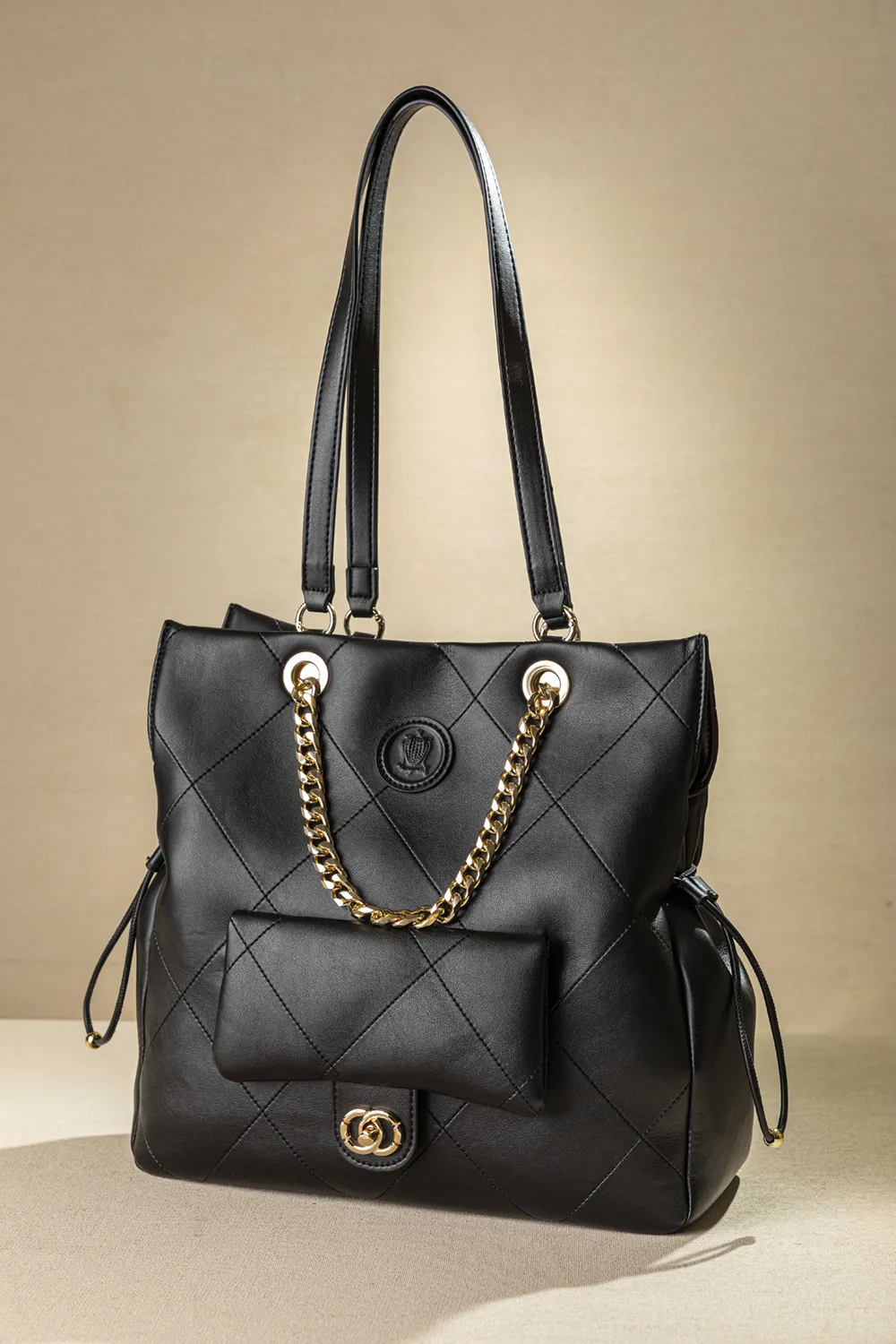 Ελαφριά τσάντα ώμου με διπλό κράτημα