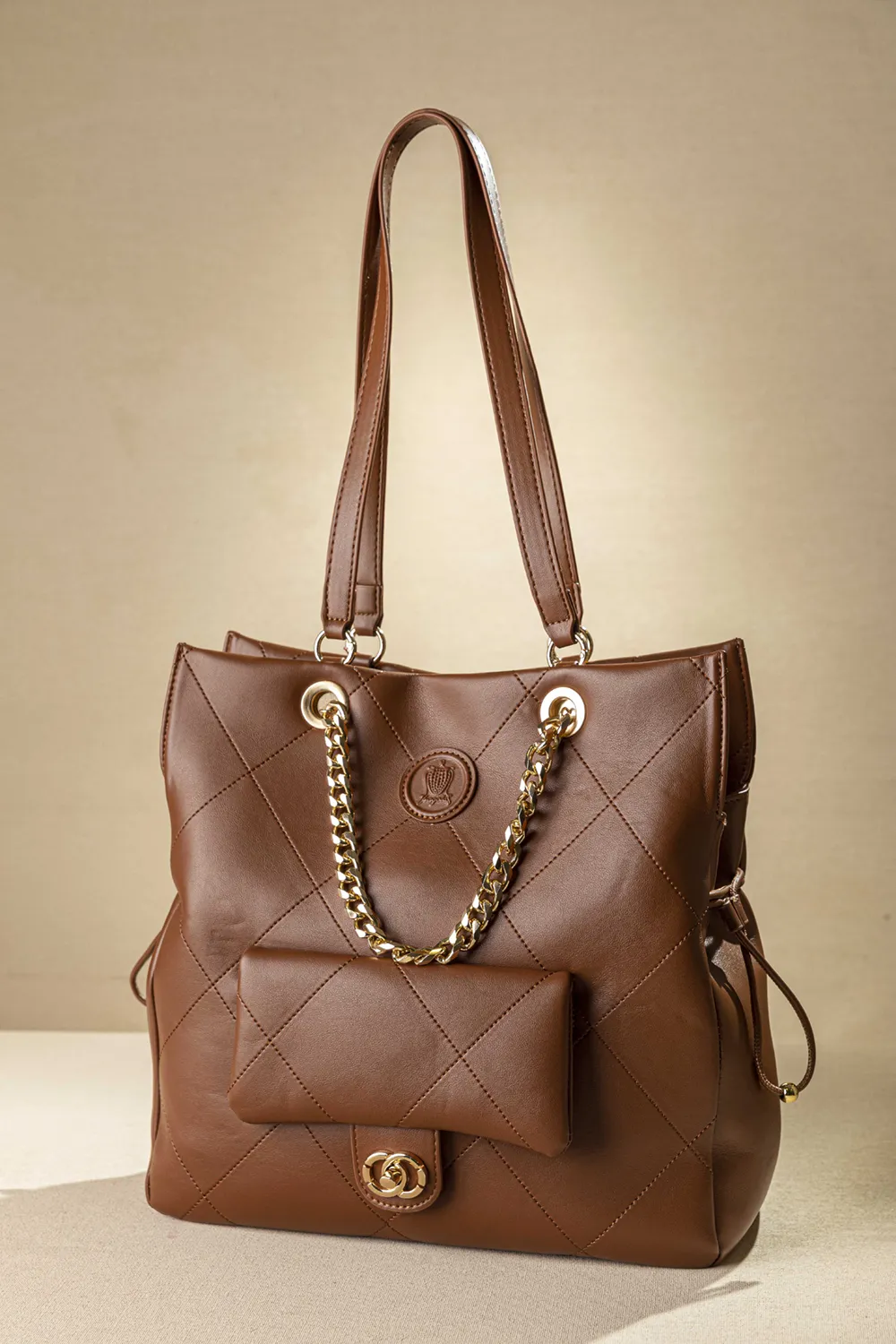 Ελαφριά τσάντα ώμου με διπλό κράτημα