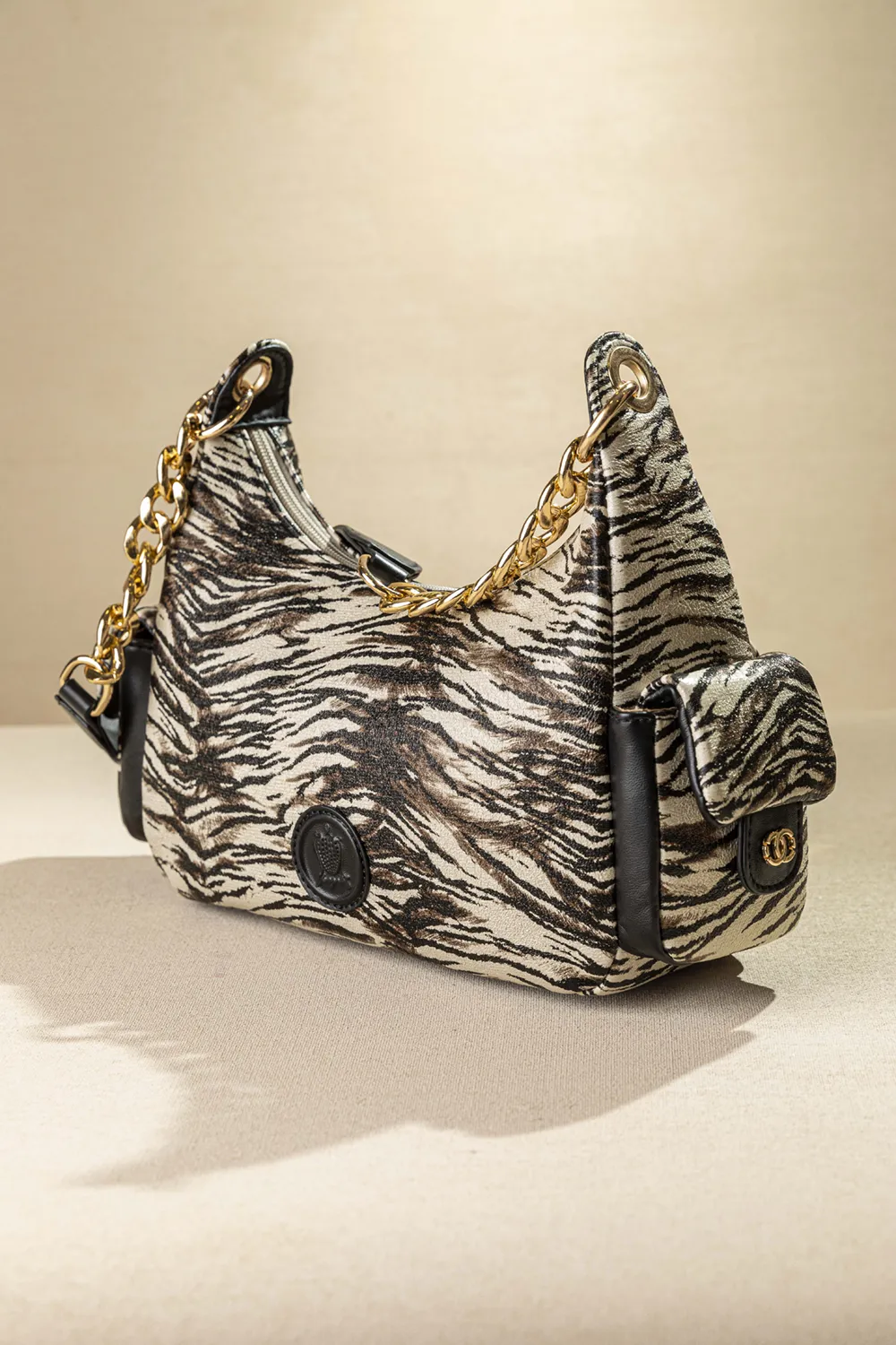 Τσαντάκι ώμου με εξωτερικά τσεπάκια